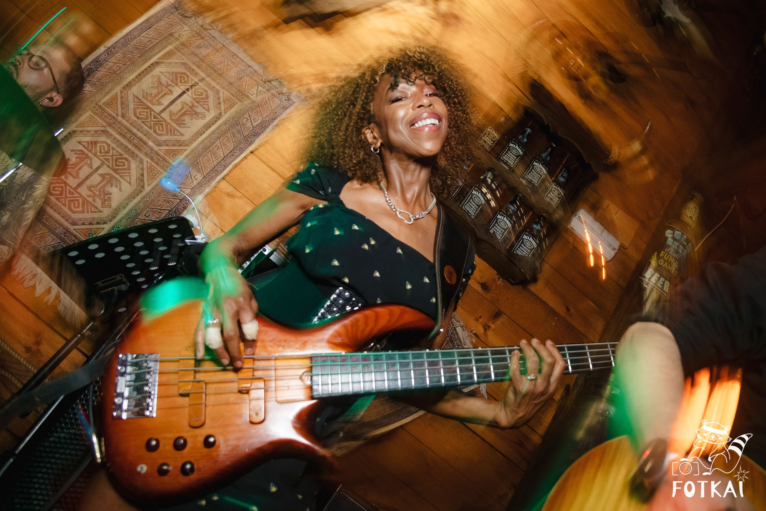 Santi Campillo en El Paso Rock Bar Torrevieja: Reportaje fotográfico 30.08.25 | FOTKAI