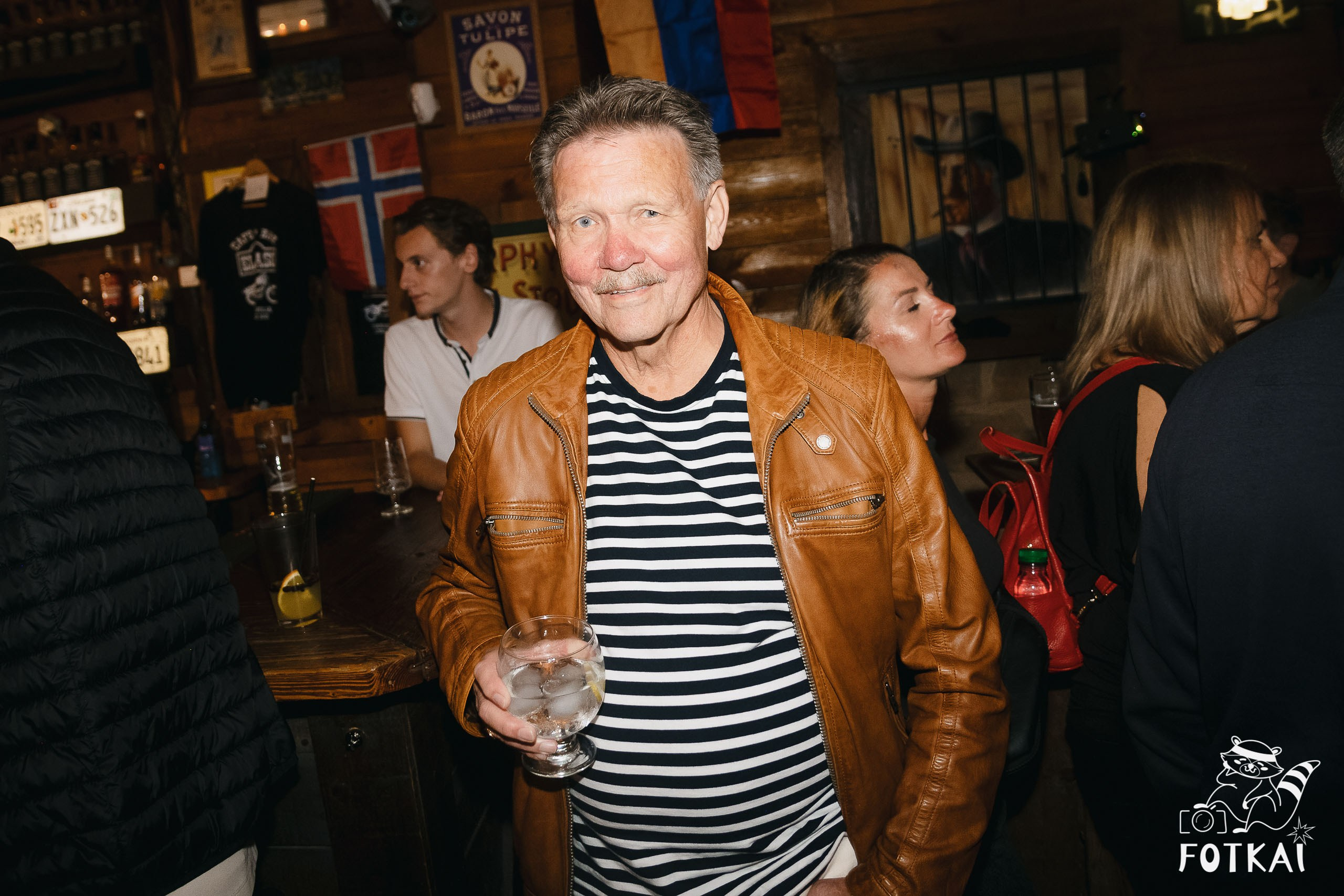 Фоторепортаж JAM Night в El Paso Bar, Torrevieja — живая музыка и атмосфера Коста-Бланки | FOTKAI