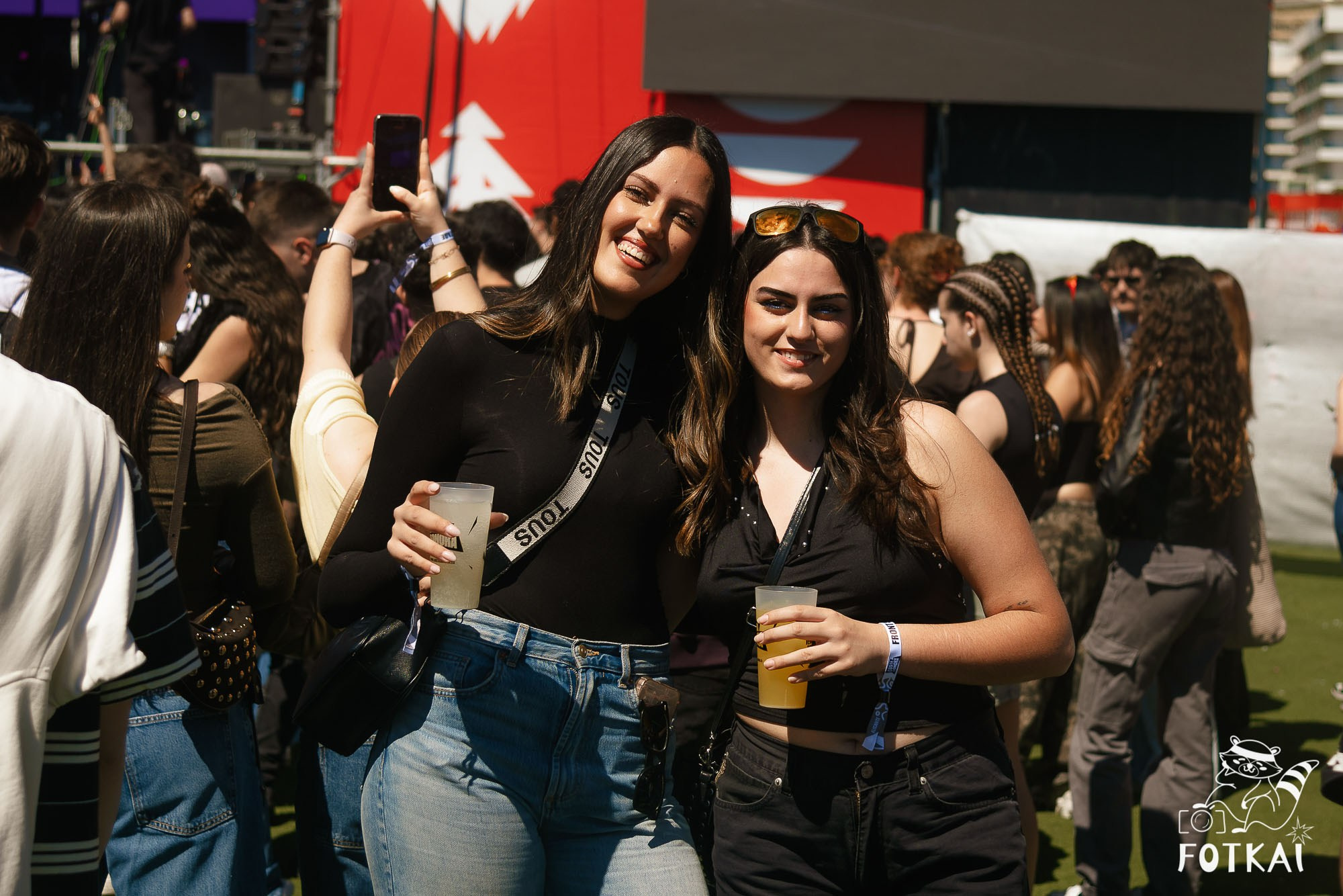 Costa Sonora 2026 Alicante Día 1 Fotos — encuéntrate en fotos y busca amigos del festival | FOTKAI