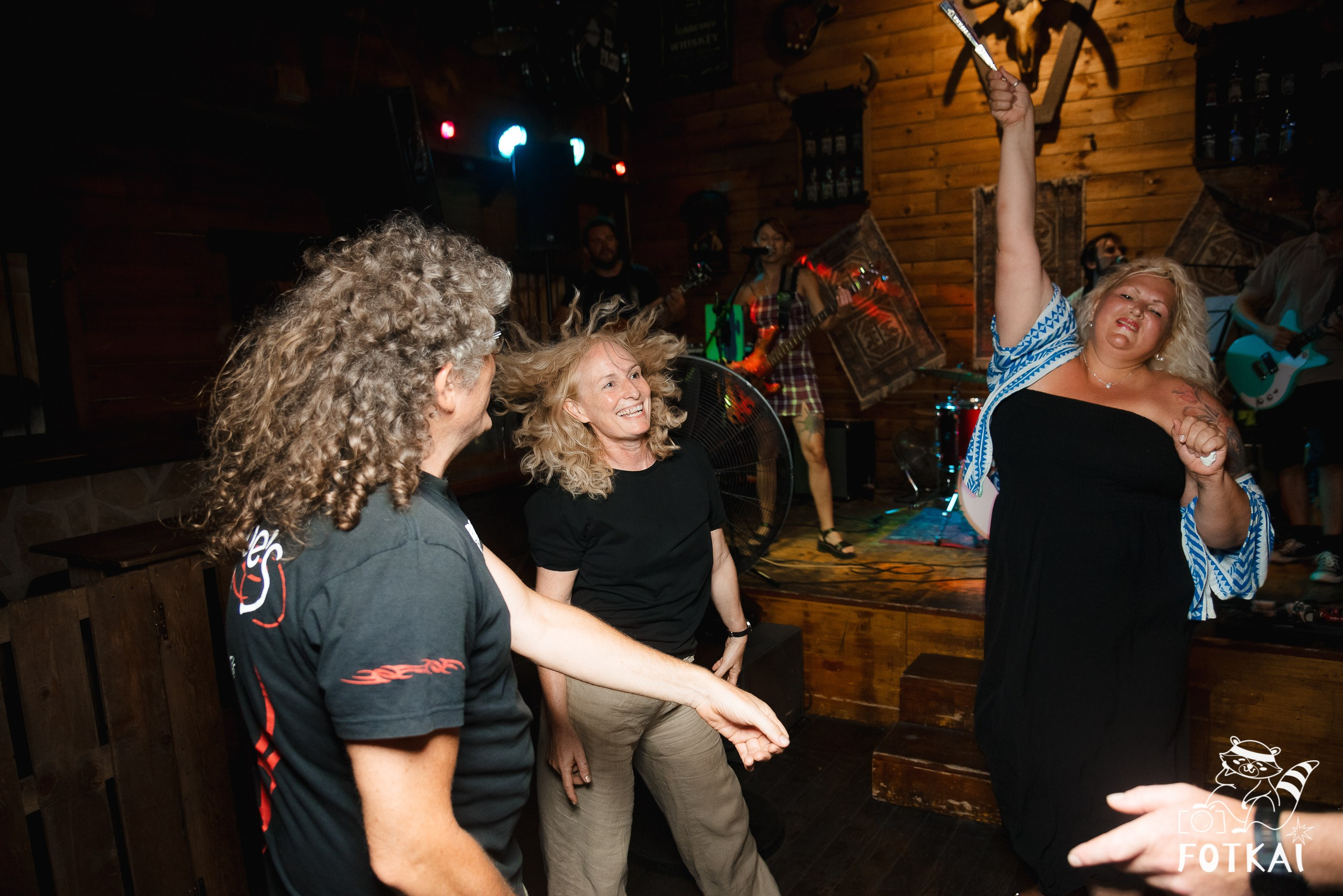 Reportaje fotográfico de FOTKAI | Get Back en El Paso Bar | Torrevieja, España, 12 de julio de 2025