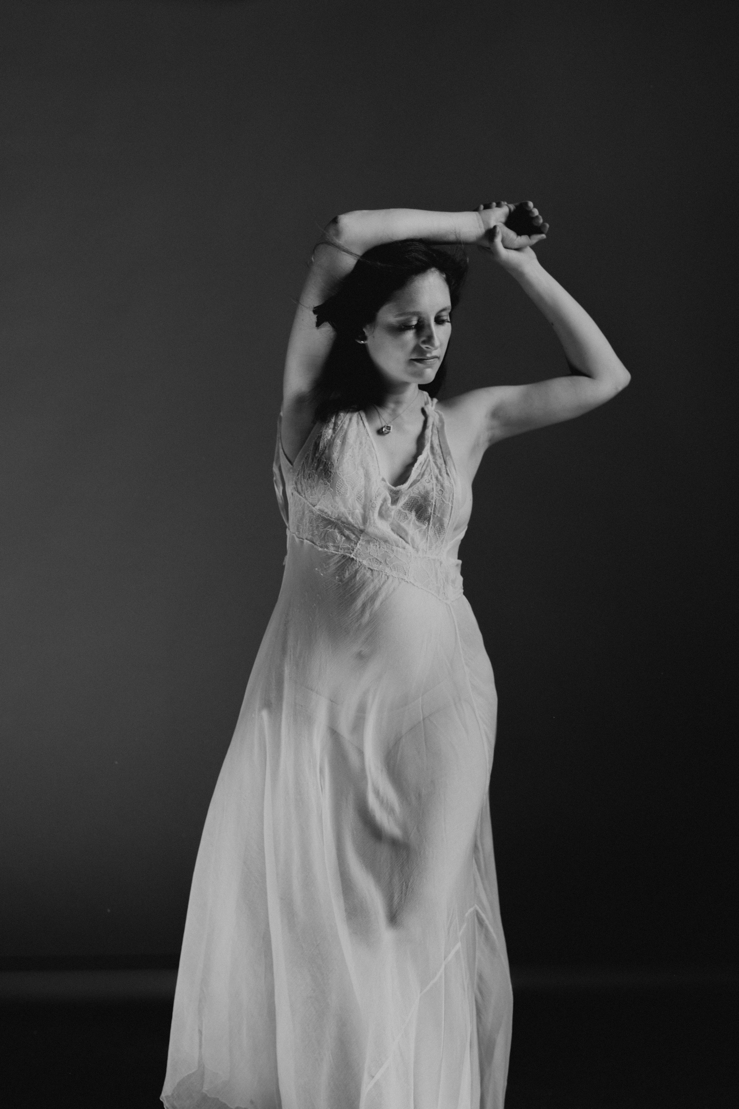 Hannah. Modern maternity photographer in Long Island New York