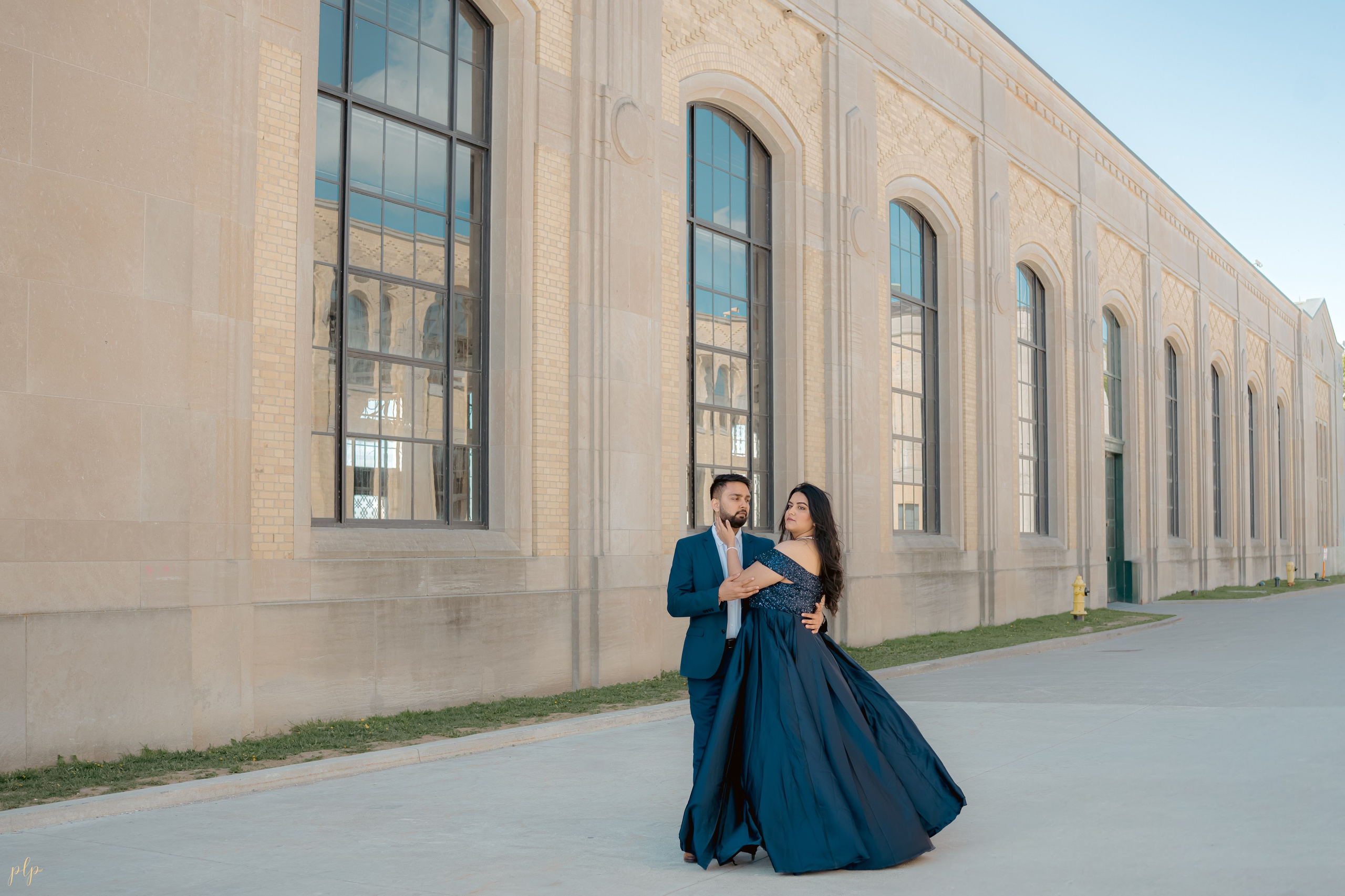 Dhairya and Krupali. Wedding Photographers and Filmmakers