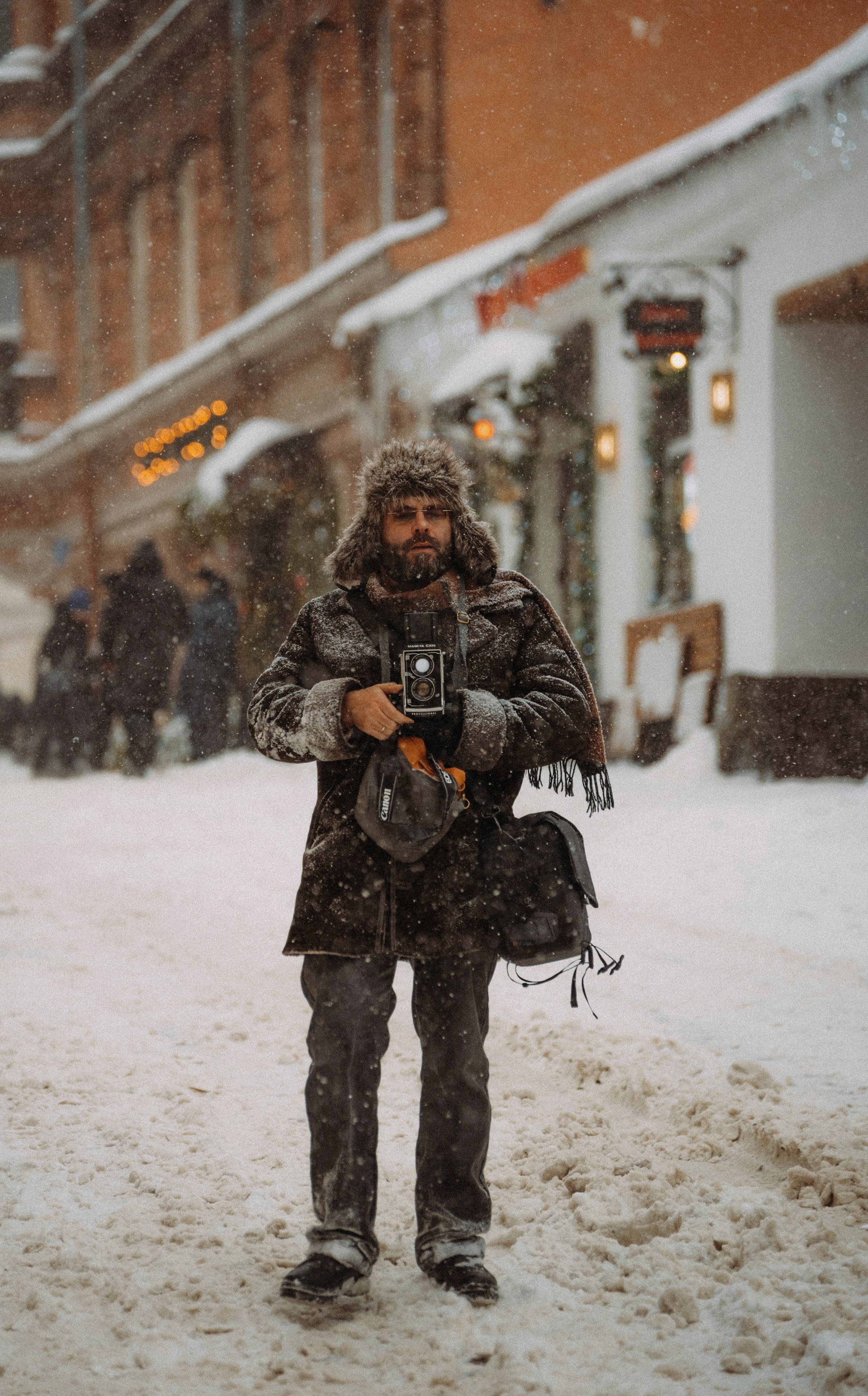 2025. Стрит-фотография, полная абсурда, идиотизма и красоты