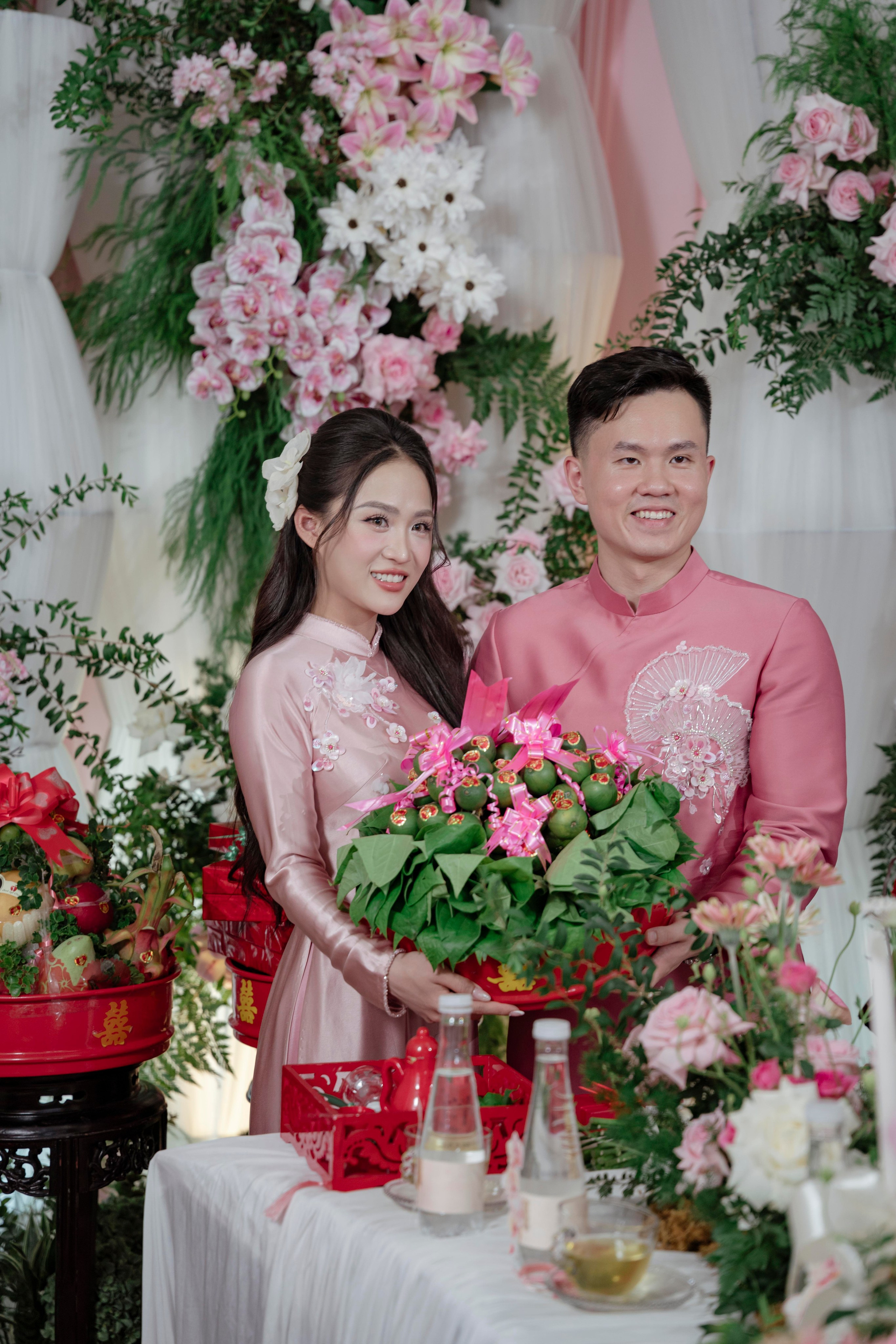LINH & HUYEN. WEDDING PHOTOGRAPHER IN VIETNAM