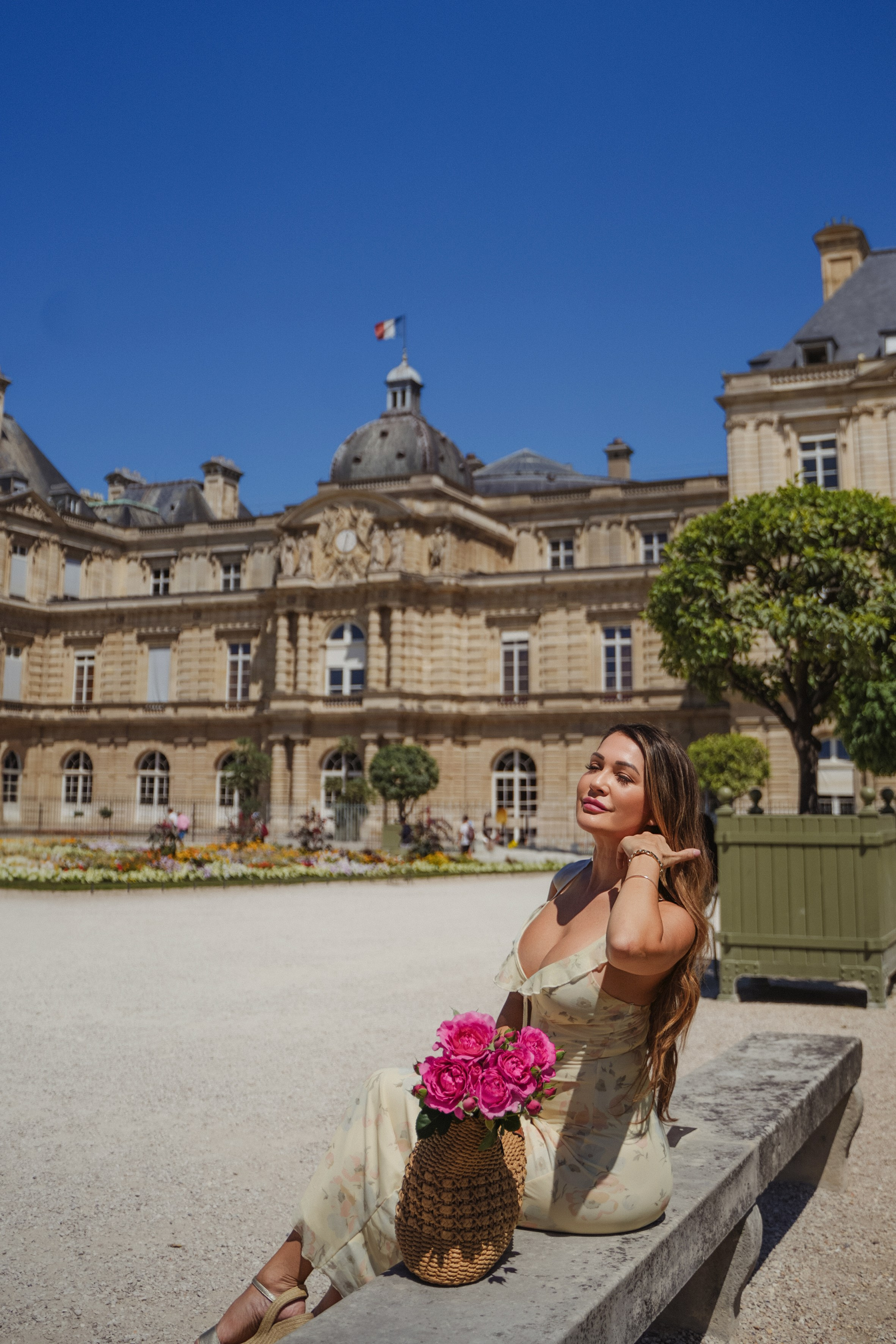Philippa (2.5 hours). Photographer in Paris|Solo and groups, portraits & content, couples photo-shoot in Paris at the best locations