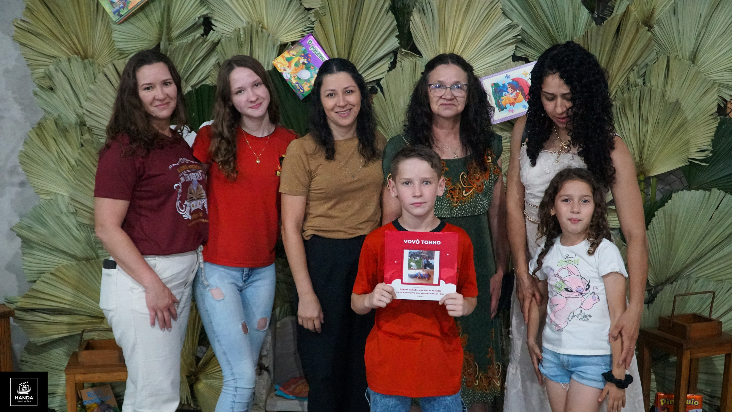 Noite autógrafos colégio Aurélio Buarque de Holanda. Handa Produções