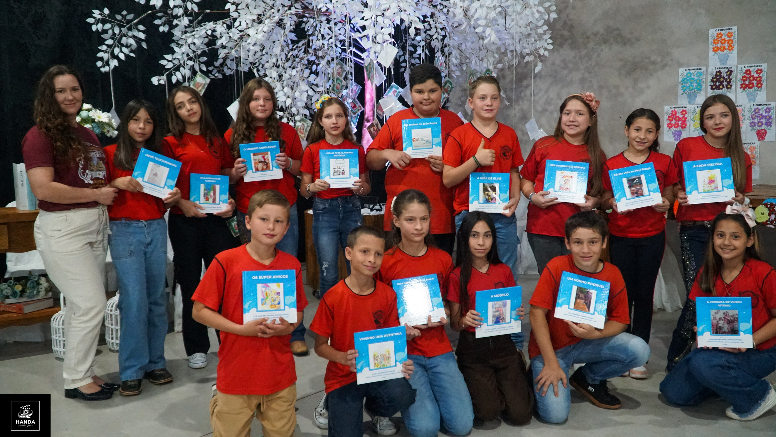 Noite autógrafos colégio Aurélio Buarque de Holanda. Handa Produções