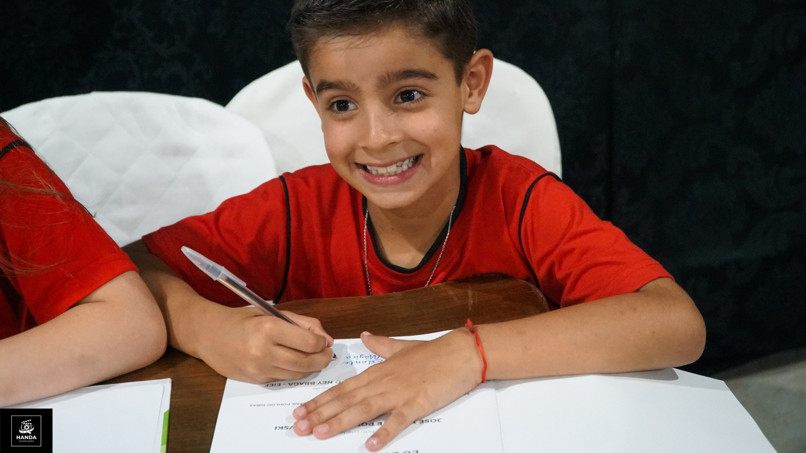Noite autógrafos colégio Aurélio Buarque de Holanda. Handa Produções