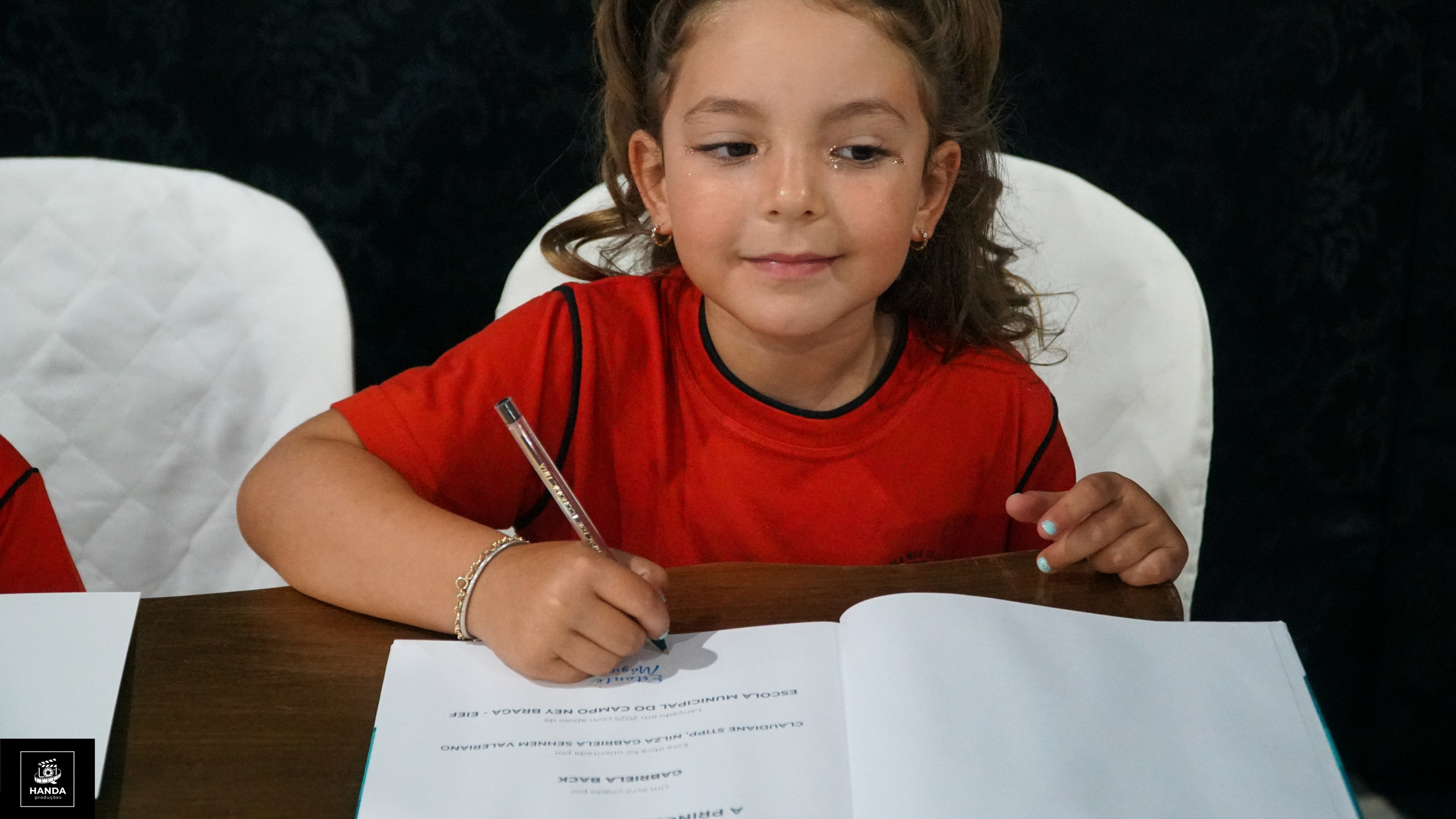Noite autógrafos colégio Aurélio Buarque de Holanda. Handa Produções