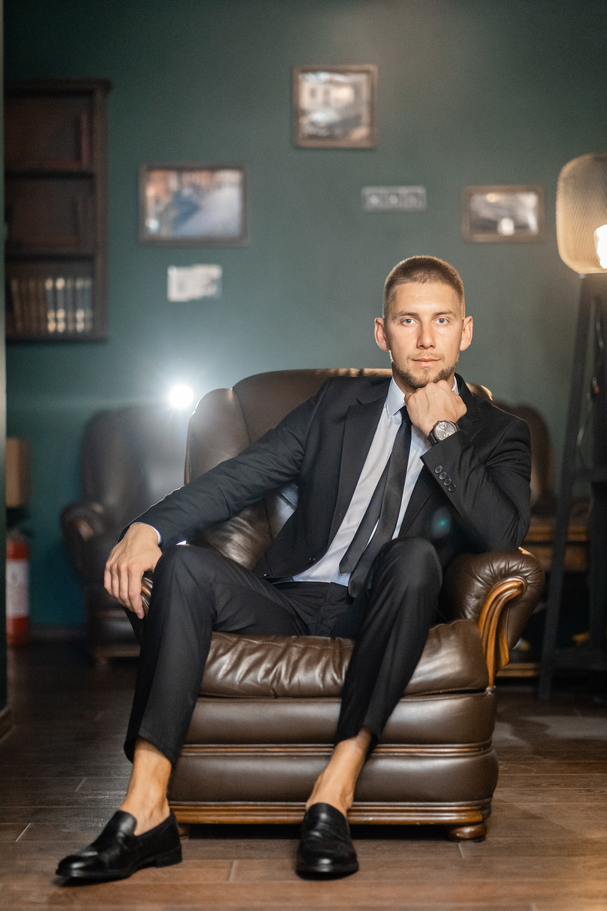 Der Bräutigam. Hochzeits- und Reportagefotograf für München, Regensburg, Deutschland RED LINE Media