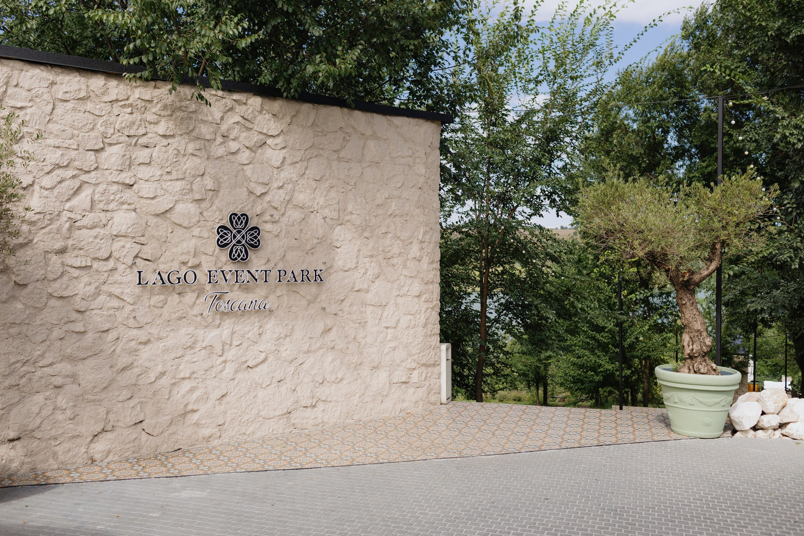 Dragos & Valeria — Lago Event Park Wedding. Iurkovski PHOTOGRAPHY in Europe. Luxury destination weddings and events