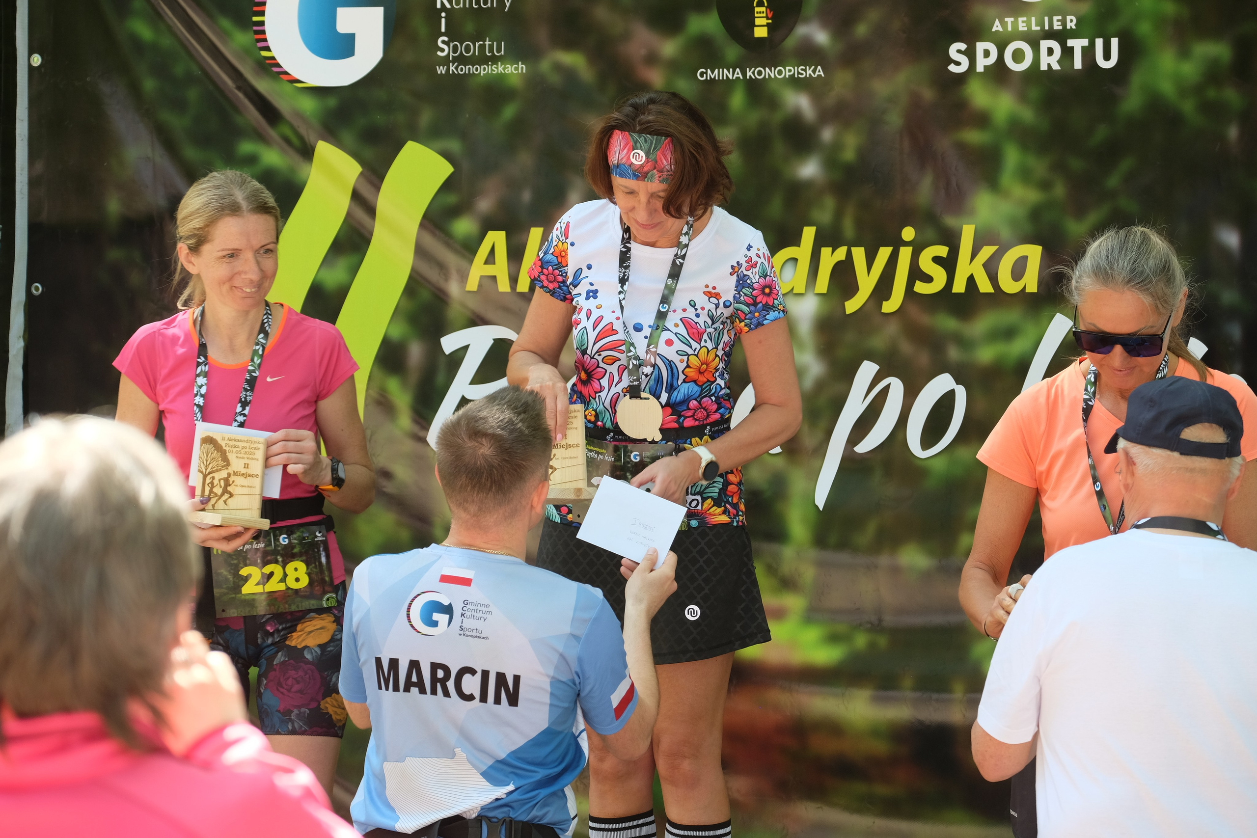 Aleksandryjska Piątka po lesie. Main