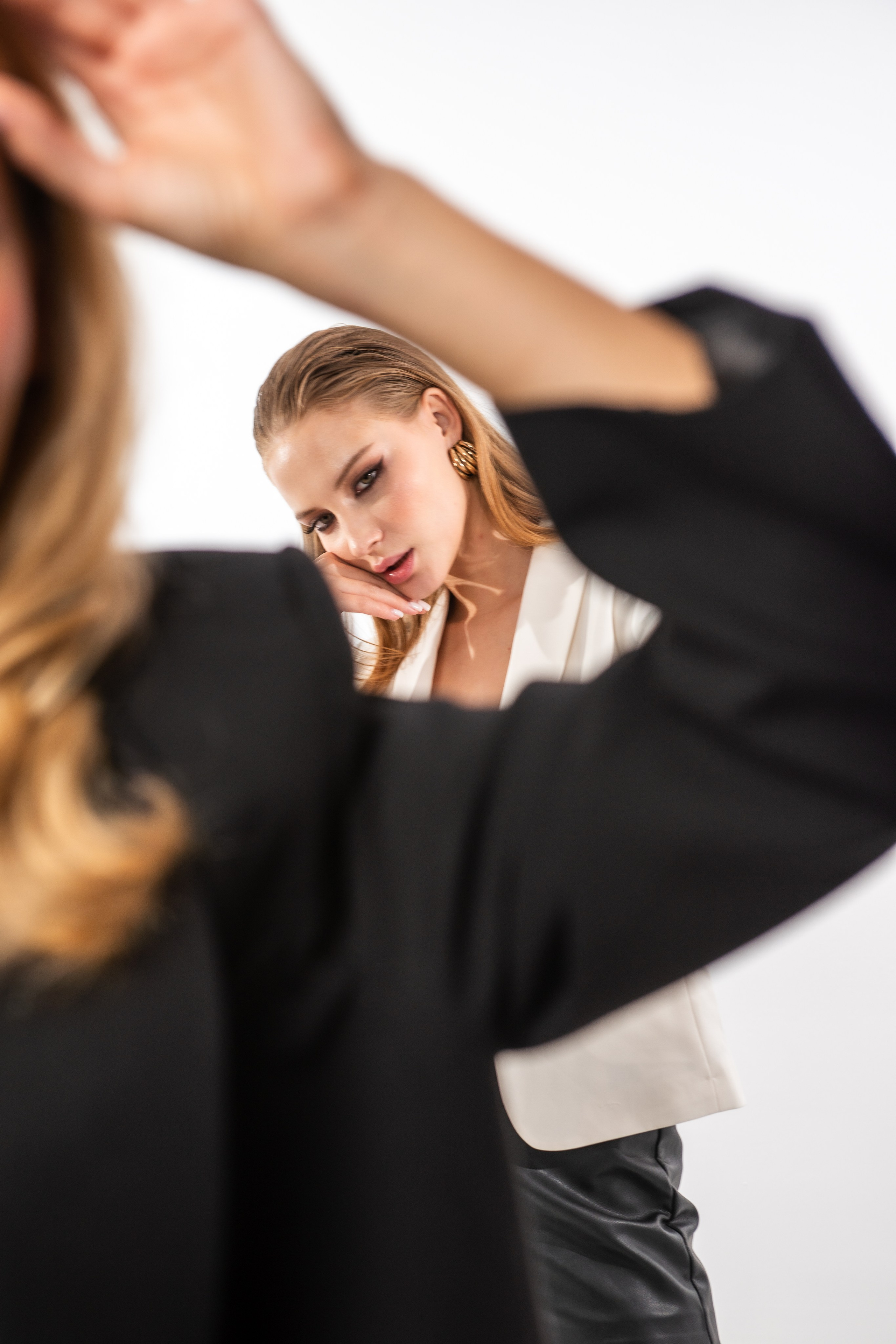 Aura Divina. JourneyUP Visuals