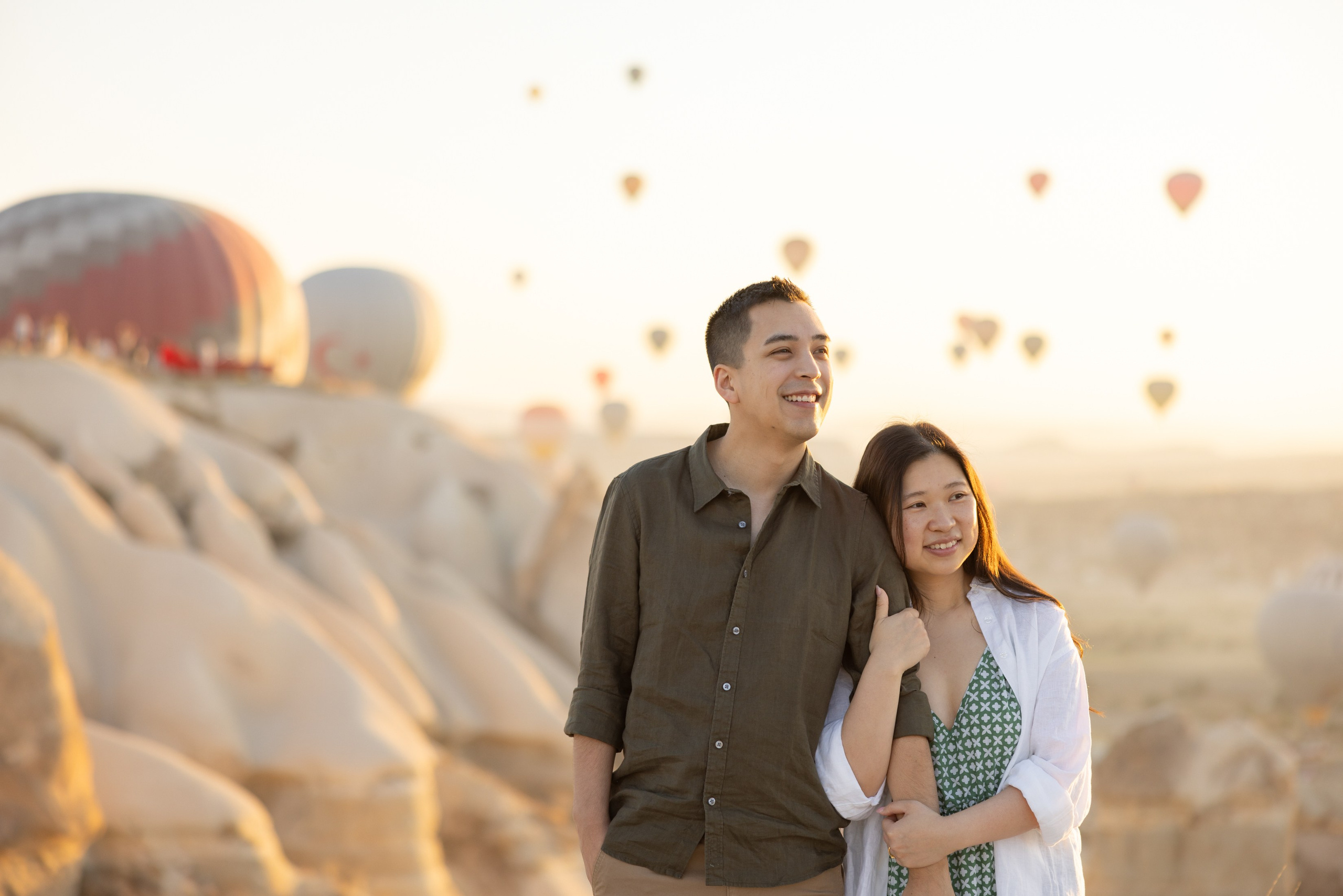 Romantic Love Story Photoshoot with Hot Air Balloons in Cappadocia. Julia Ganch I Fashion Wedding Photography I Cappadocia Turkey