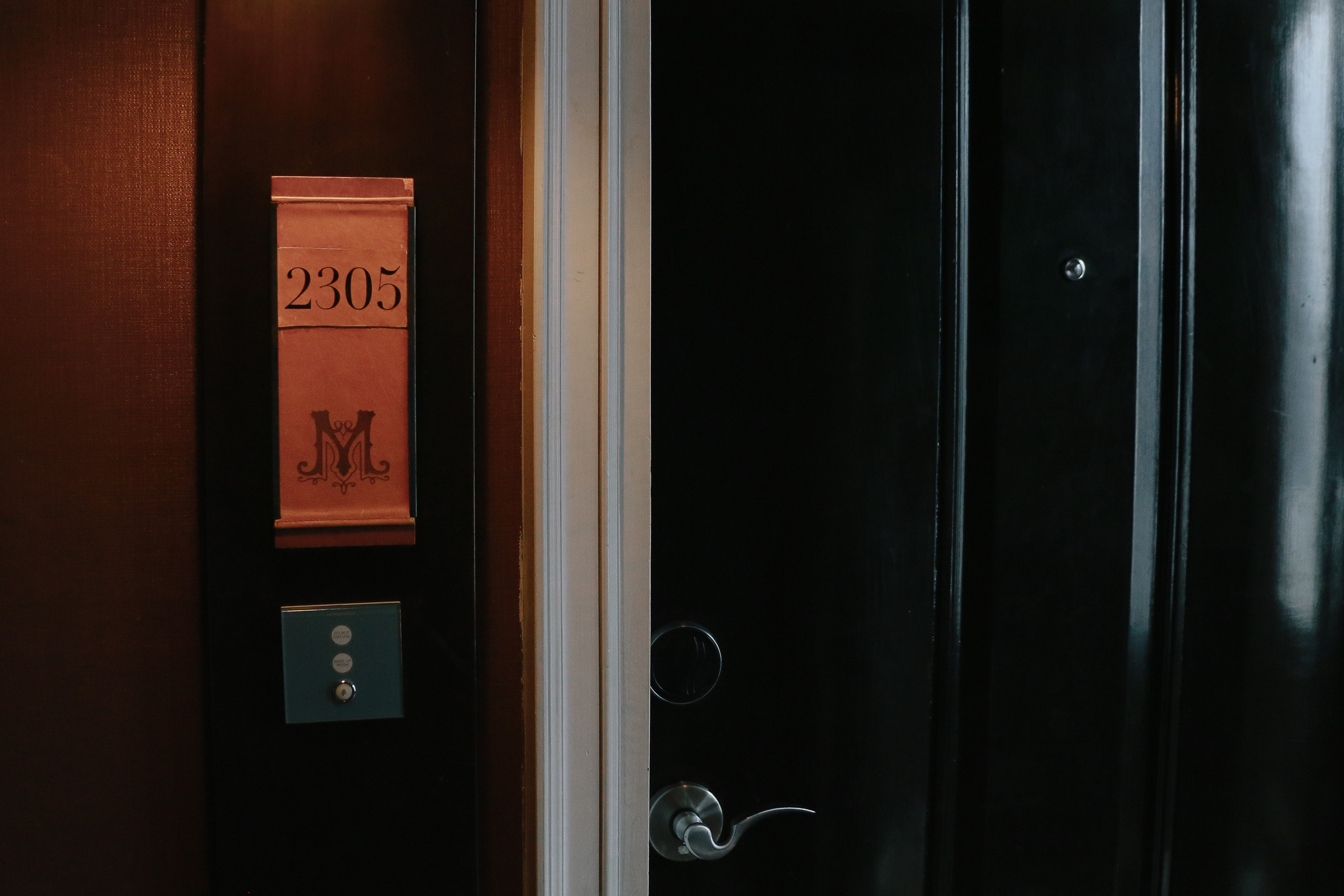 Laura & Robbie. Family and wedding photographer in Bangkok, Thailand