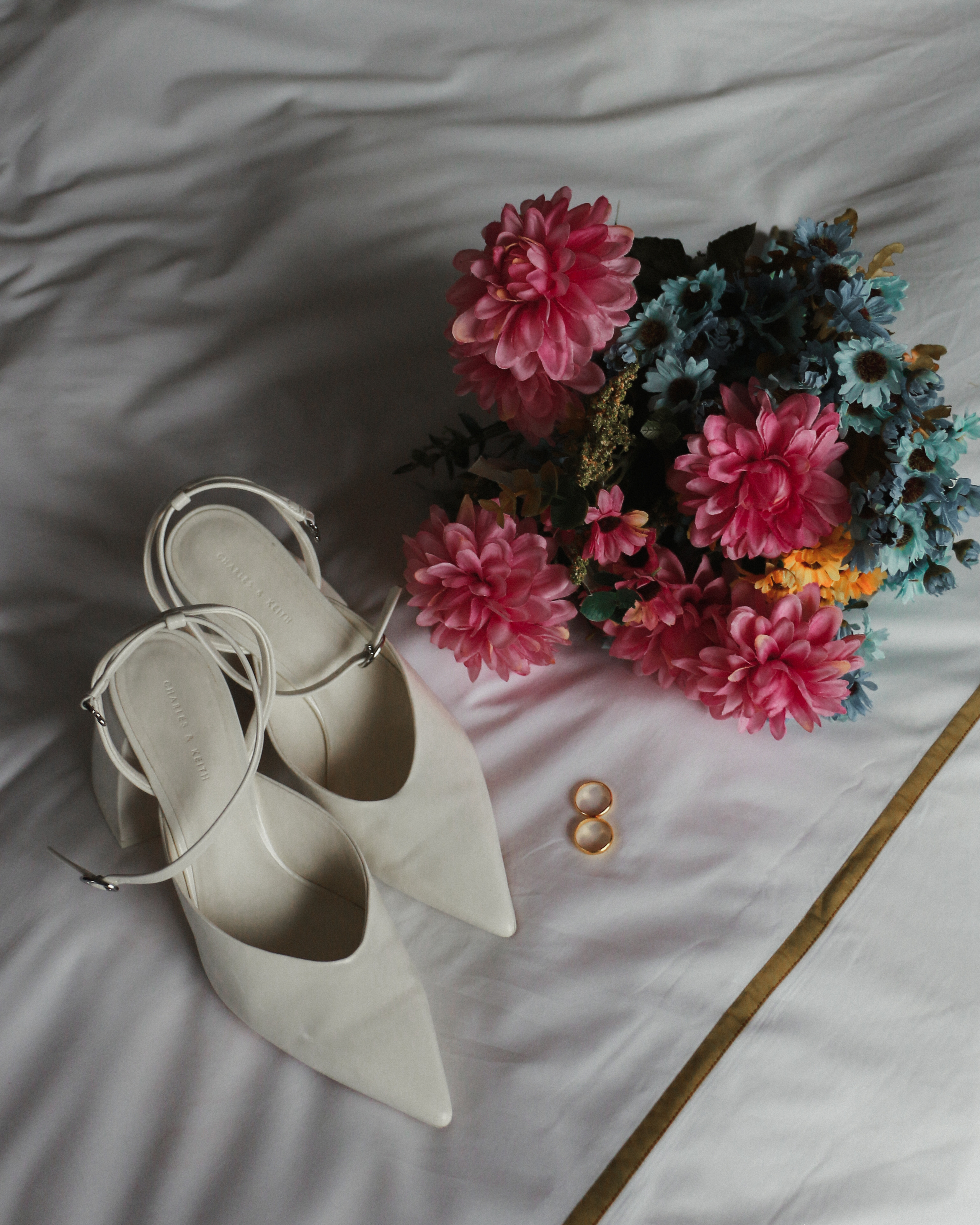 Laura & Robbie. Family and wedding photographer in Bangkok, Thailand