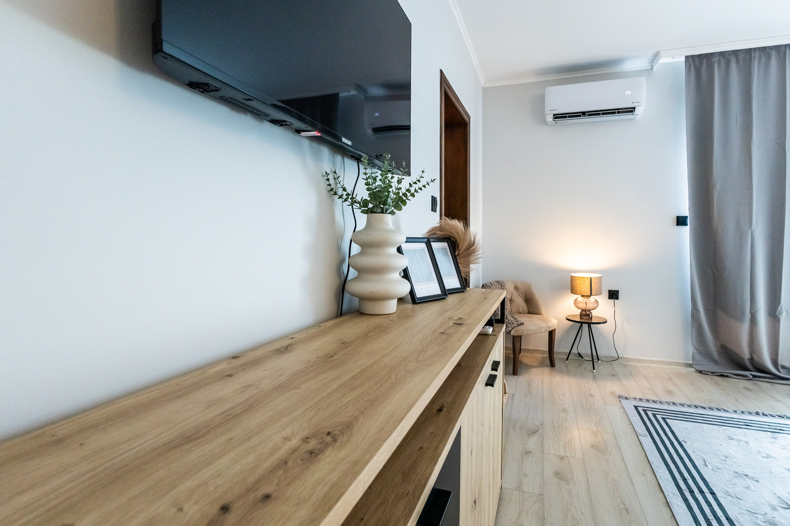 Хотел. Фотограф Ирина Йотова