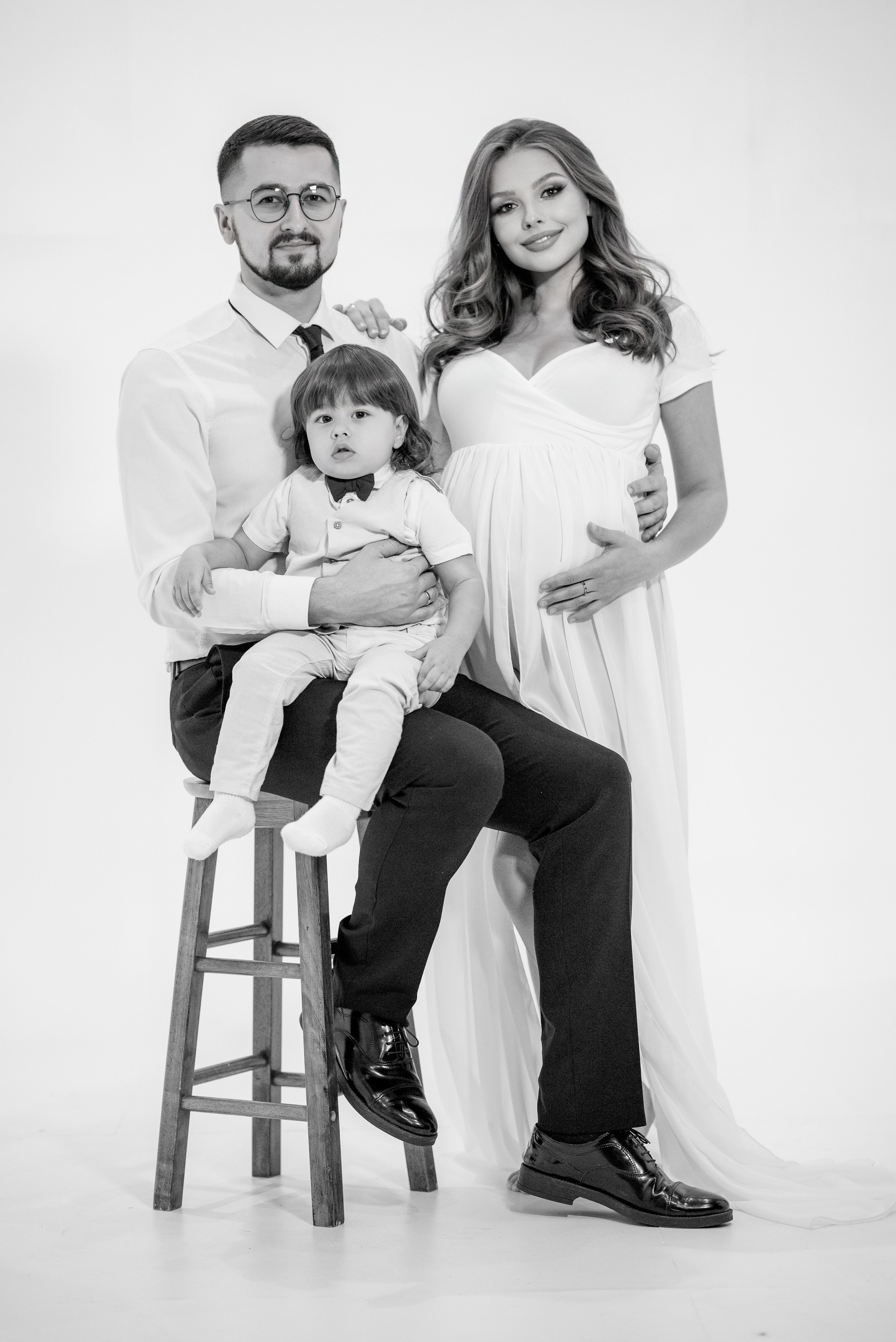 Maternity photoshoot in the studio. Victoria Lyubchenko — fine art photography in Bismarck, ND