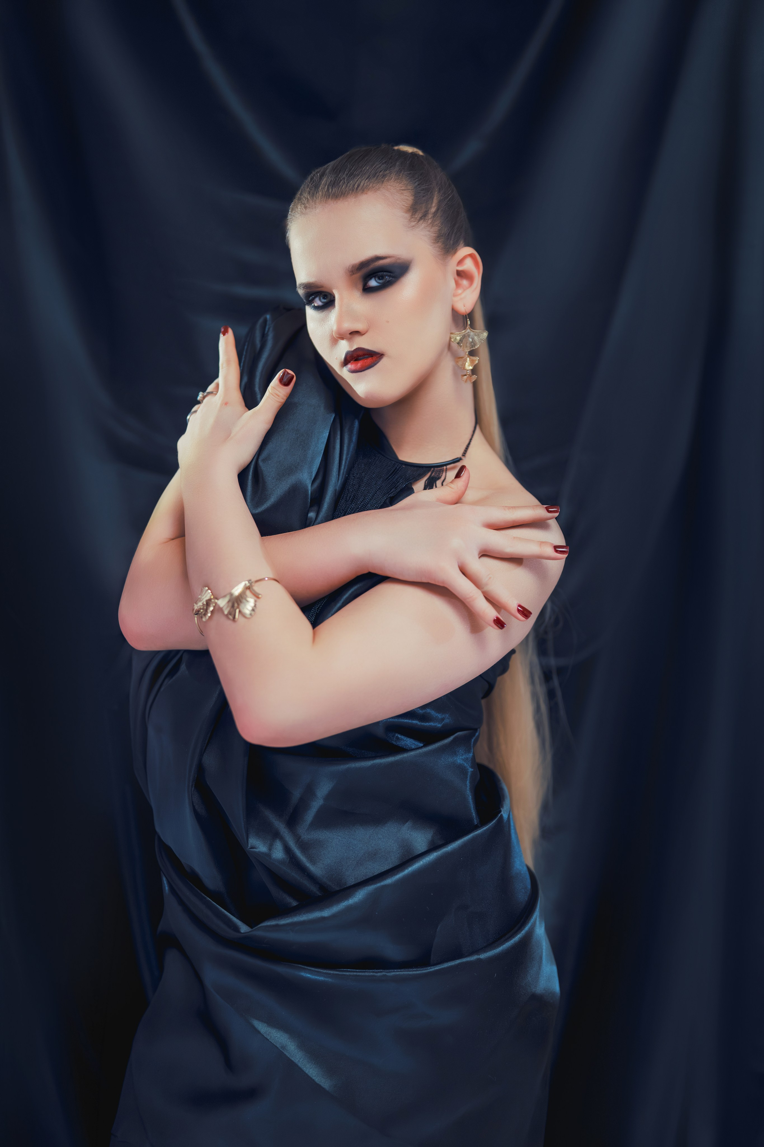 Flow Fabric. Nifty photography — коммерческий и портретный фотограф в Ташкенте. Студийная и выездная съёмка