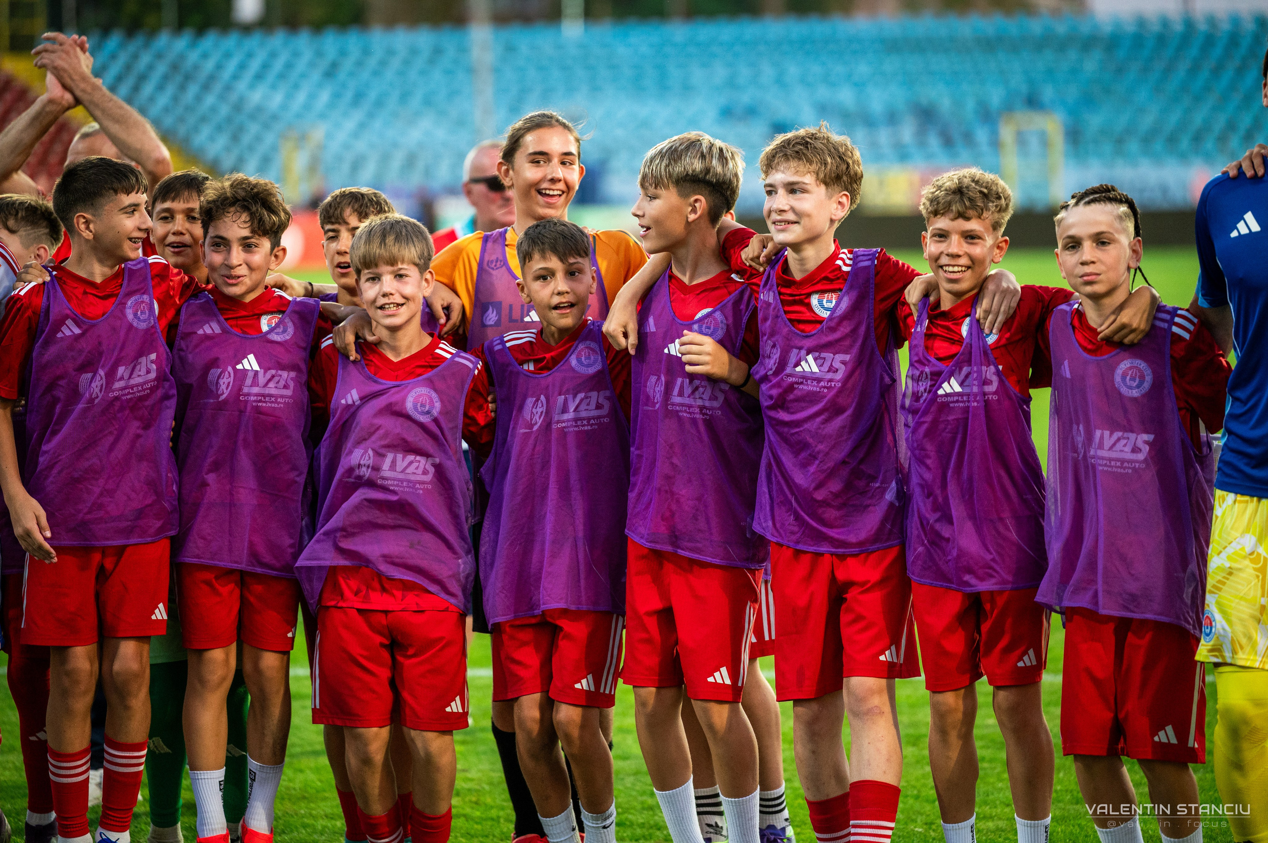 Otelul Galati — CFR Cluj. Fotograf de Sport, Portret, Produs, Corporate, Cultural și Evenimente în Galați | Valentin Stanciu