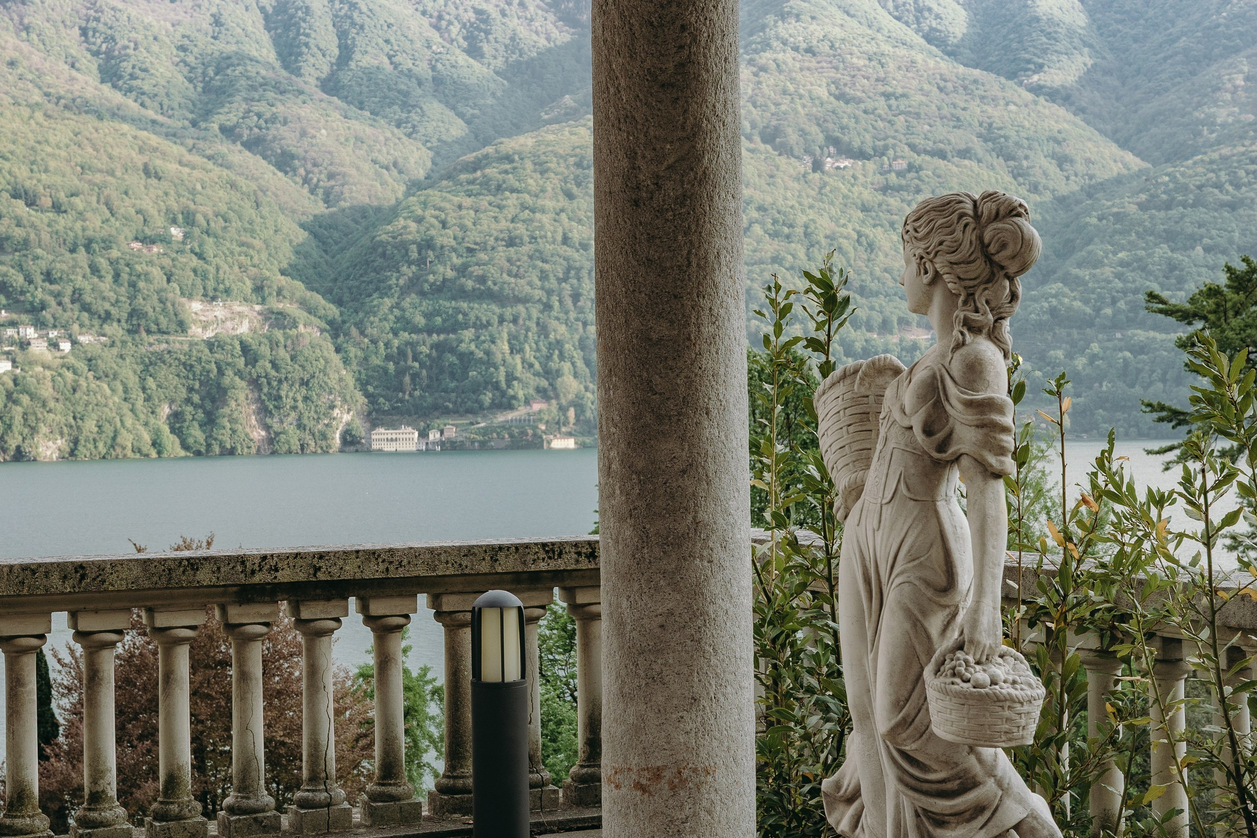 Lake view proposal. Wedding and proposal photographer Italy Como Milan Pavia Bergamo Tuscany Marija Galaka