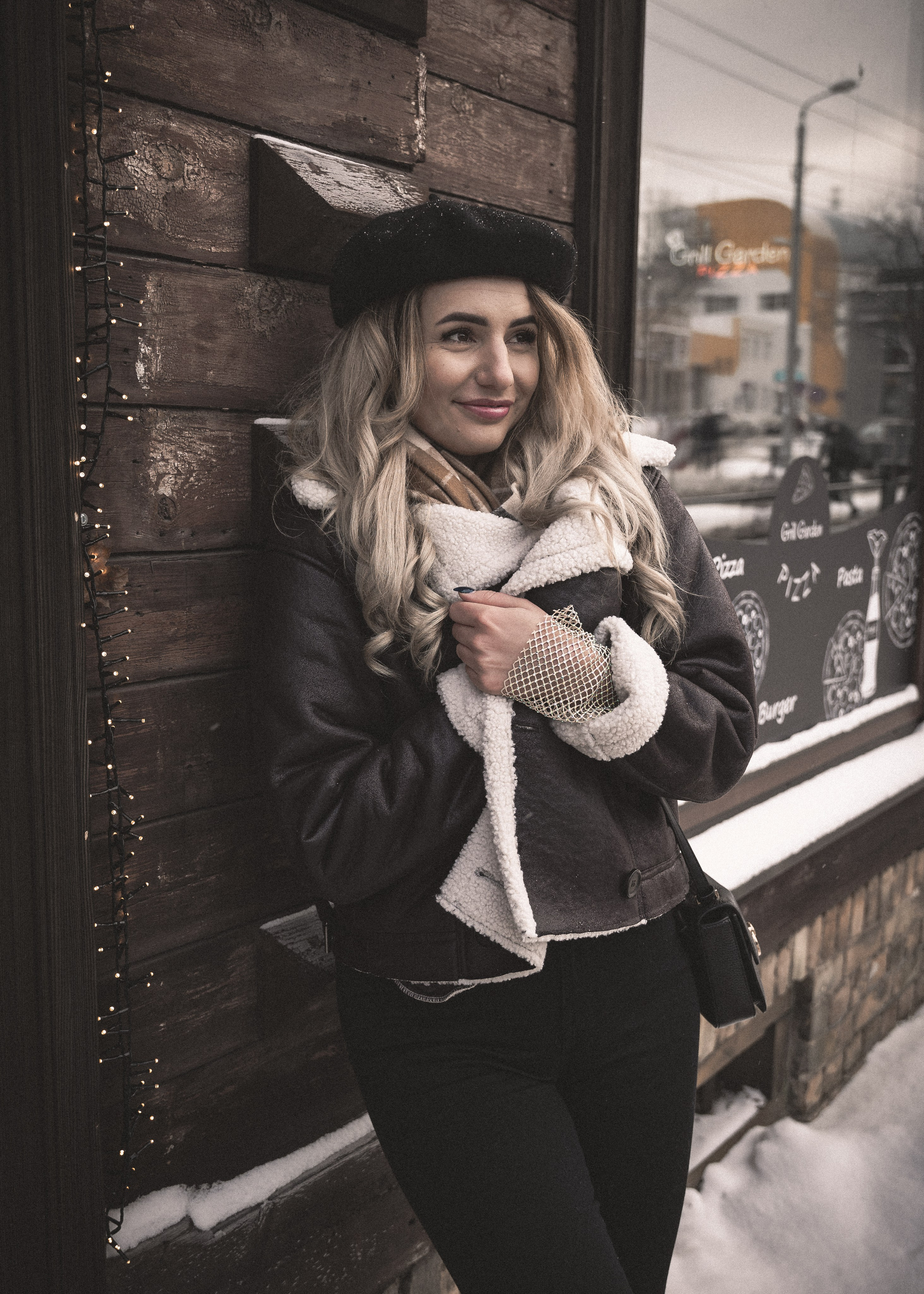 Portretu izlase. Sajūtu un mirkļu fotogrāfs no Rīgas, Mārtiņš Babris