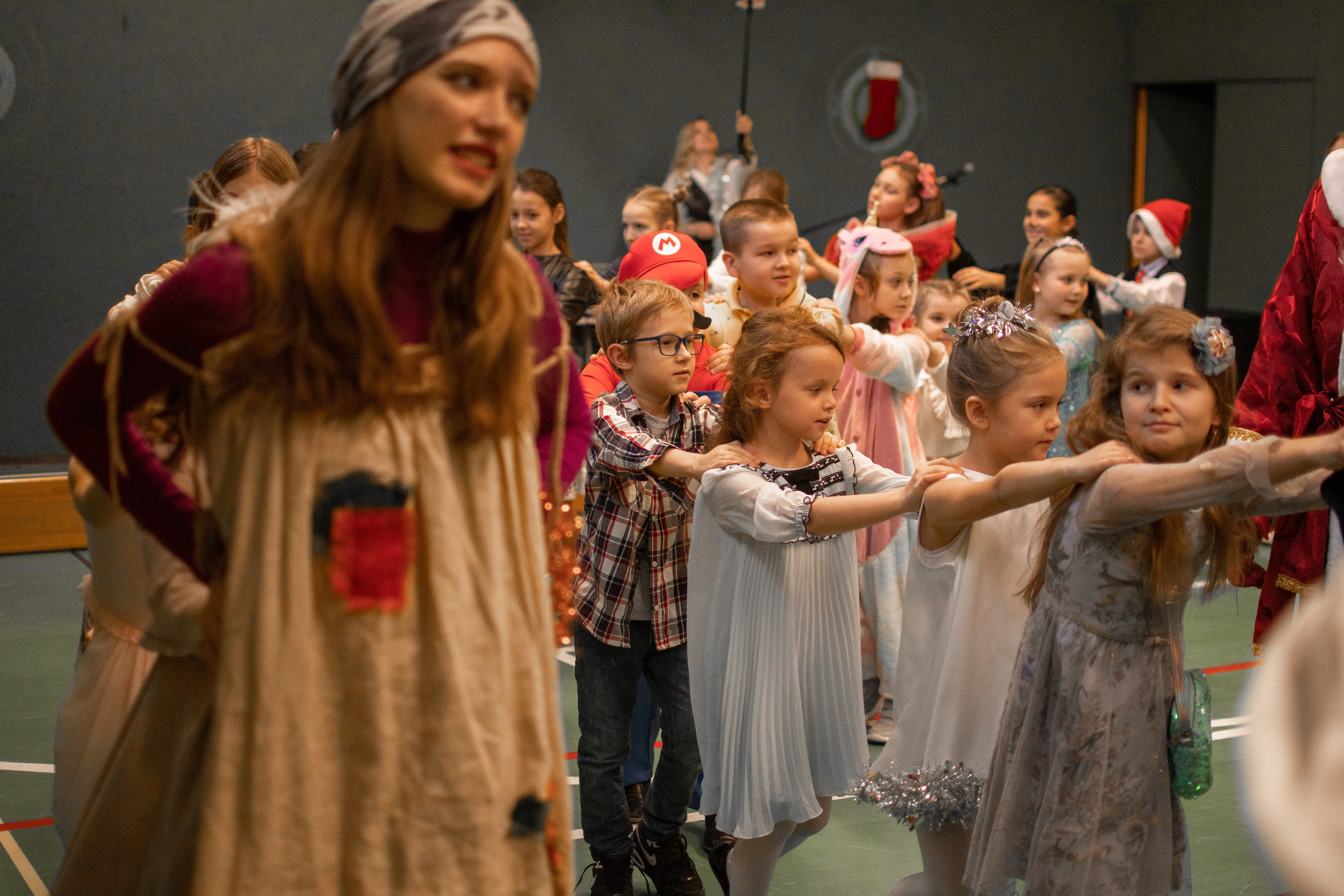 Новогодний хоровод. Семейный и детский фотограф