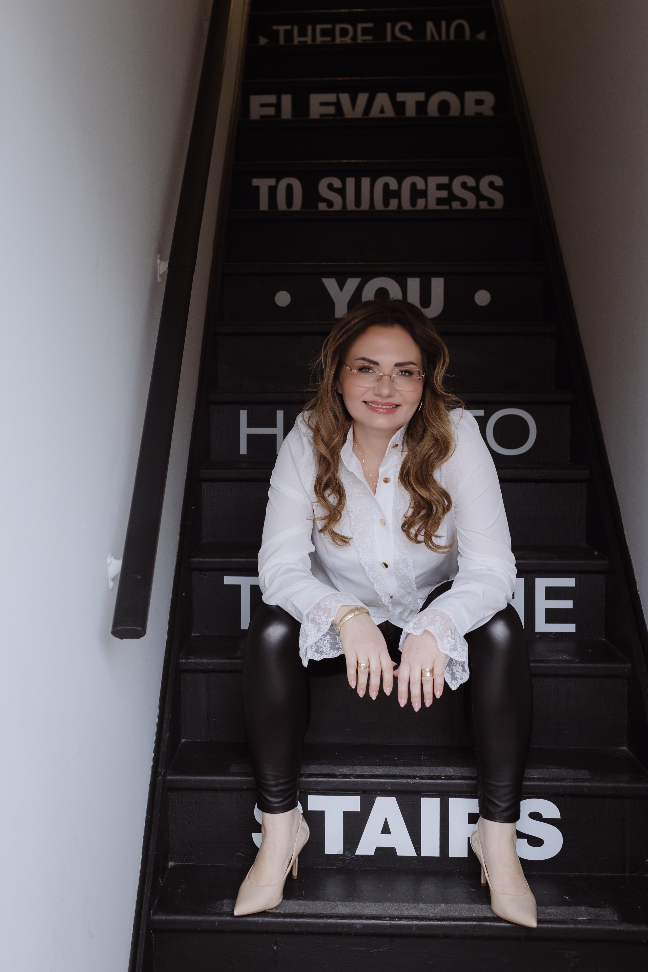 Personal Branding and Headshot Photography by BobbiJo Stuart. Portrait and Personal Brand Photographer in Simcoe County, Ontario, Bobbi-jo Stuart