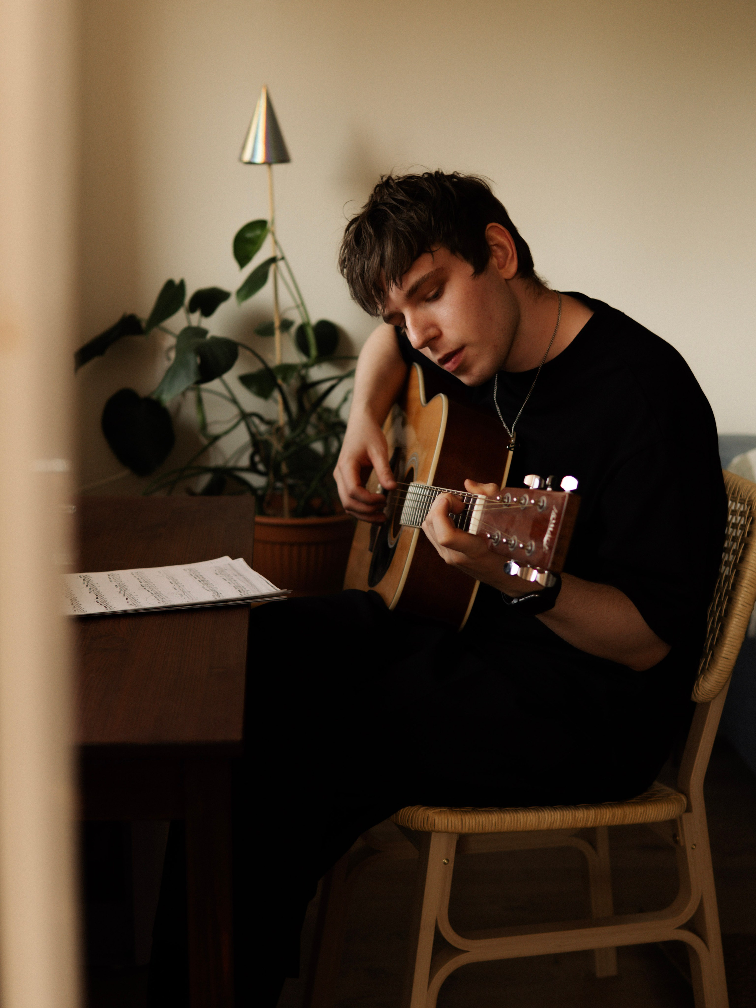 Kaamera ühel või teisel küljel. Meeste ja naiste fotograaf Tallinnas Anna Sipari