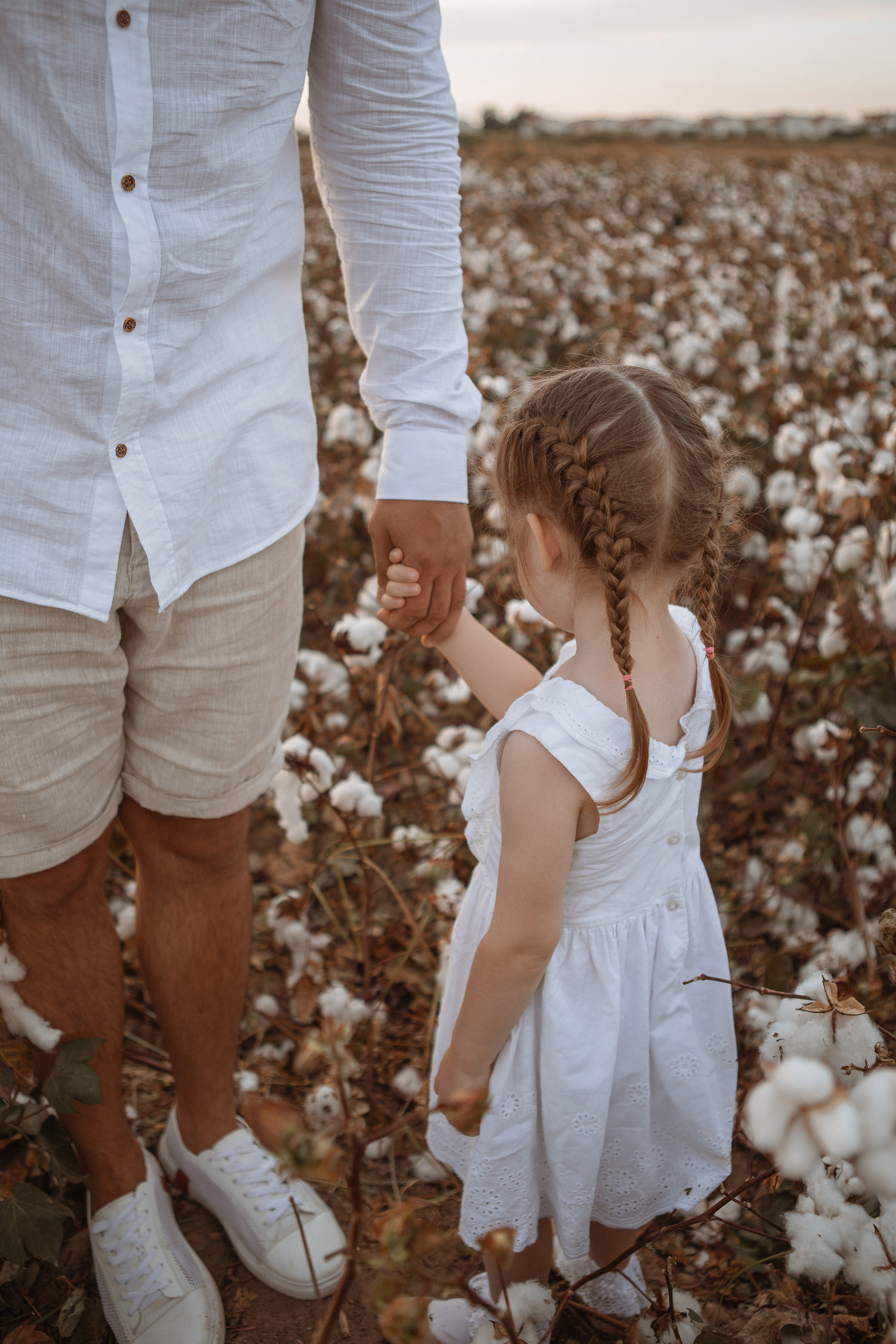 Семейный фотограф Анталии для фотосессии с детьми . Профессиональная семейная фотосессия в Анталии - Самые разнообразные локации для любого времени года - Фотограф с большим опытом. Фотосессия в Анталии. Фотосессия на закате. Фотограф в Анталии. Фотограф Анталия. Фотограф Анталья. Жизнь в Анталии. Фотосессия в Анталии.  Хлопковое поле в Анталии