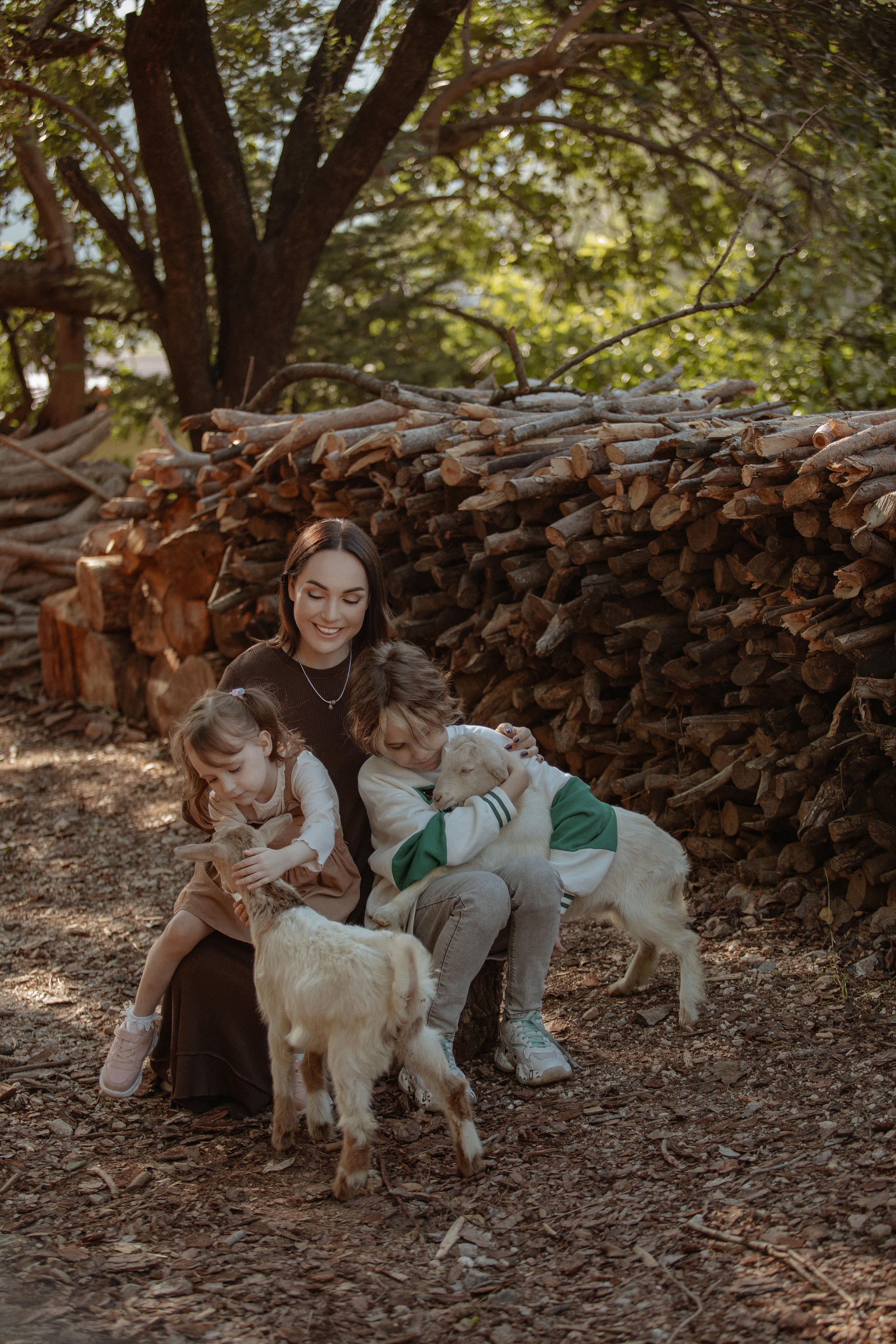 Семейная фотосессия с козлятами. Фотограф в Турции | Алания, Сиде, Белек, Анталия, Кемер)