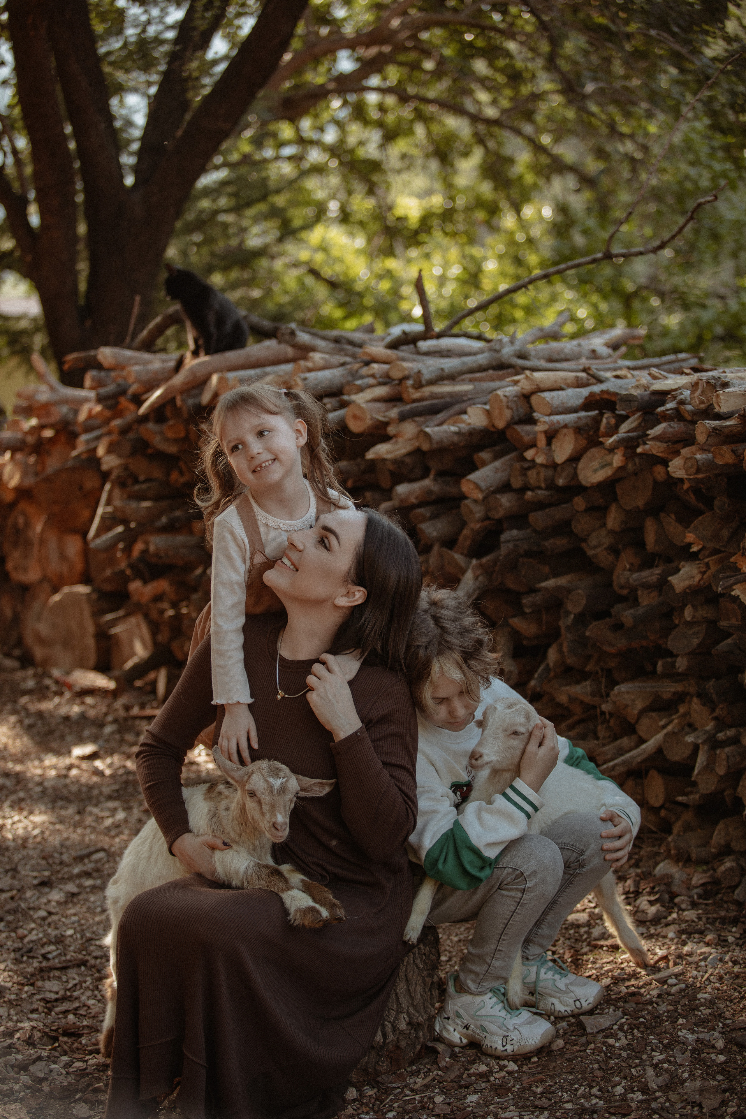 Семейная фотосессия с козлятами. Фотограф в Турции | Алания, Сиде, Белек, Анталия, Кемер)