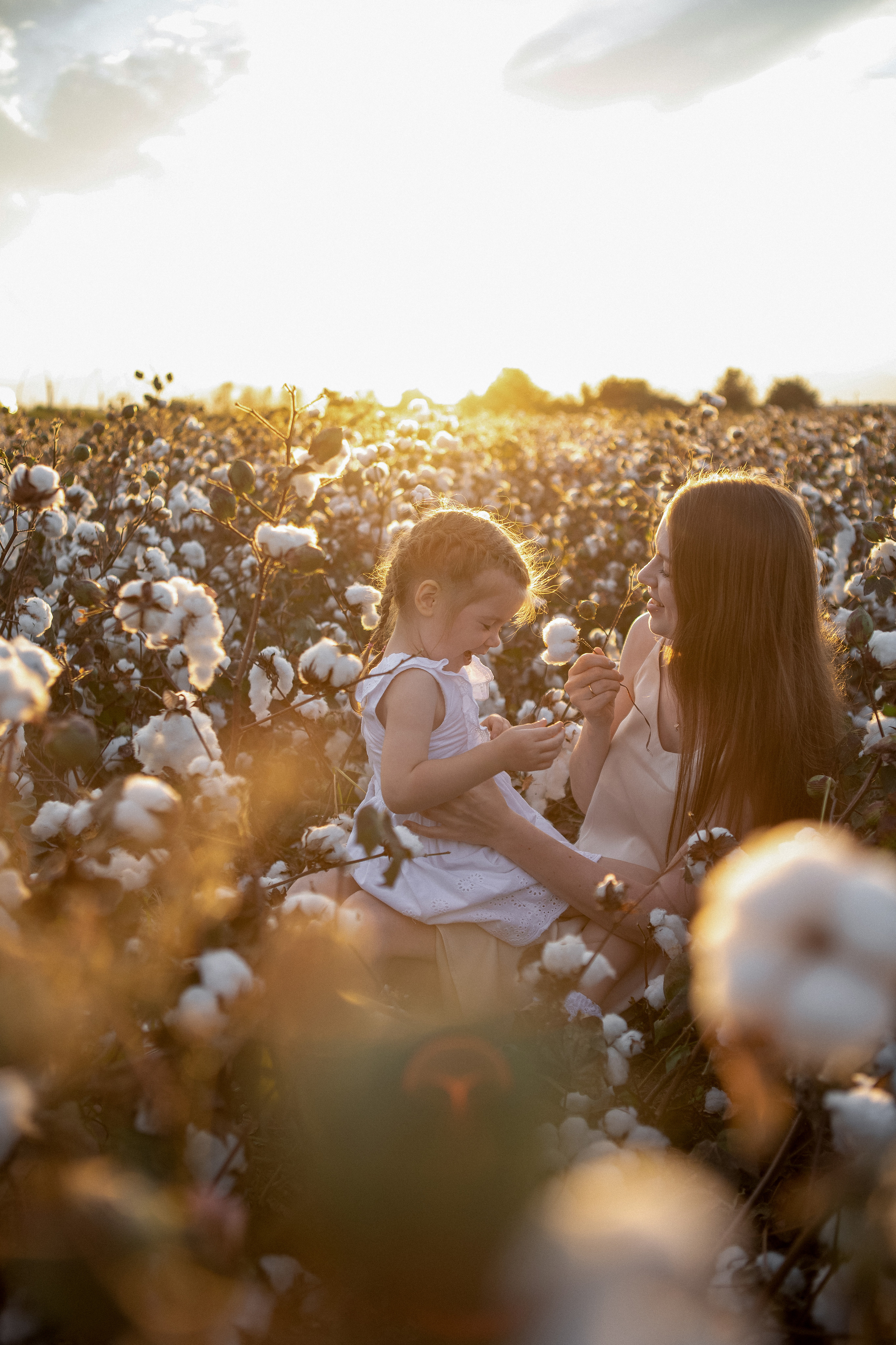 Семейный фотограф Анталии для фотосессии с детьми . Профессиональная семейная фотосессия в Анталии - Самые разнообразные локации для любого времени года - Фотограф с большим опытом. Фотосессия в Анталии. Фотосессия на закате. Фотограф в Анталии. Фотограф Анталия. Фотограф Анталья. Жизнь в Анталии. Фотосессия в Анталии.  Хлопковое поле в Анталии