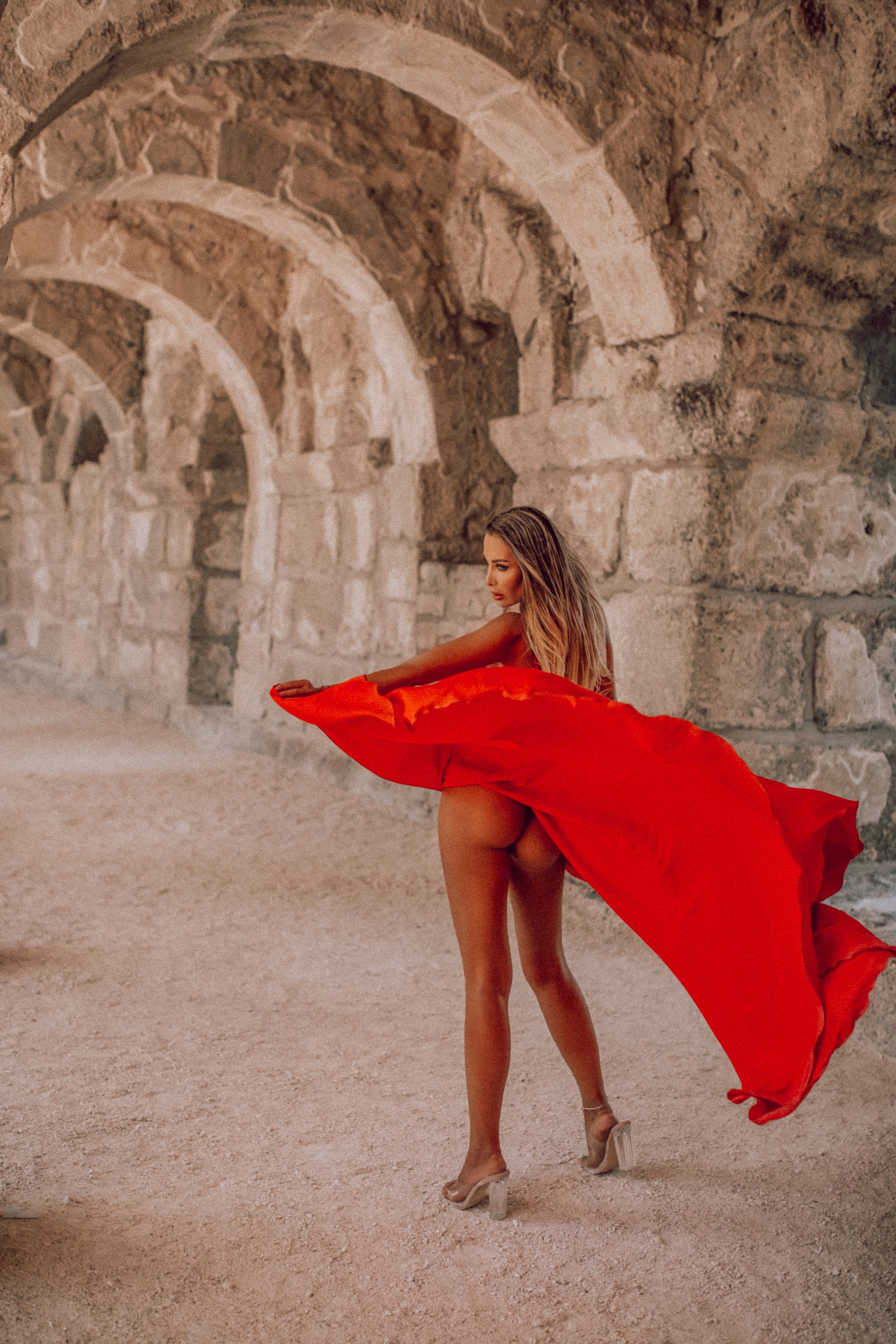 Упругая попа блондинки .Фотограф в Анталии. Фотограф Анталия. Фотограф Анталья. Жизнь в Анталии. Фотограф Белек. Фотограф Алания. Фотограф силе. Фотограф Кемер. Фотограф Турция. Фотосессия возле дома . Фотосессия в ванне. Позы для фотосессии в Анталии. Позы для фотосессии. Аспендос. Амфитеатр Аспендос. Что посмотреть в Белеке.