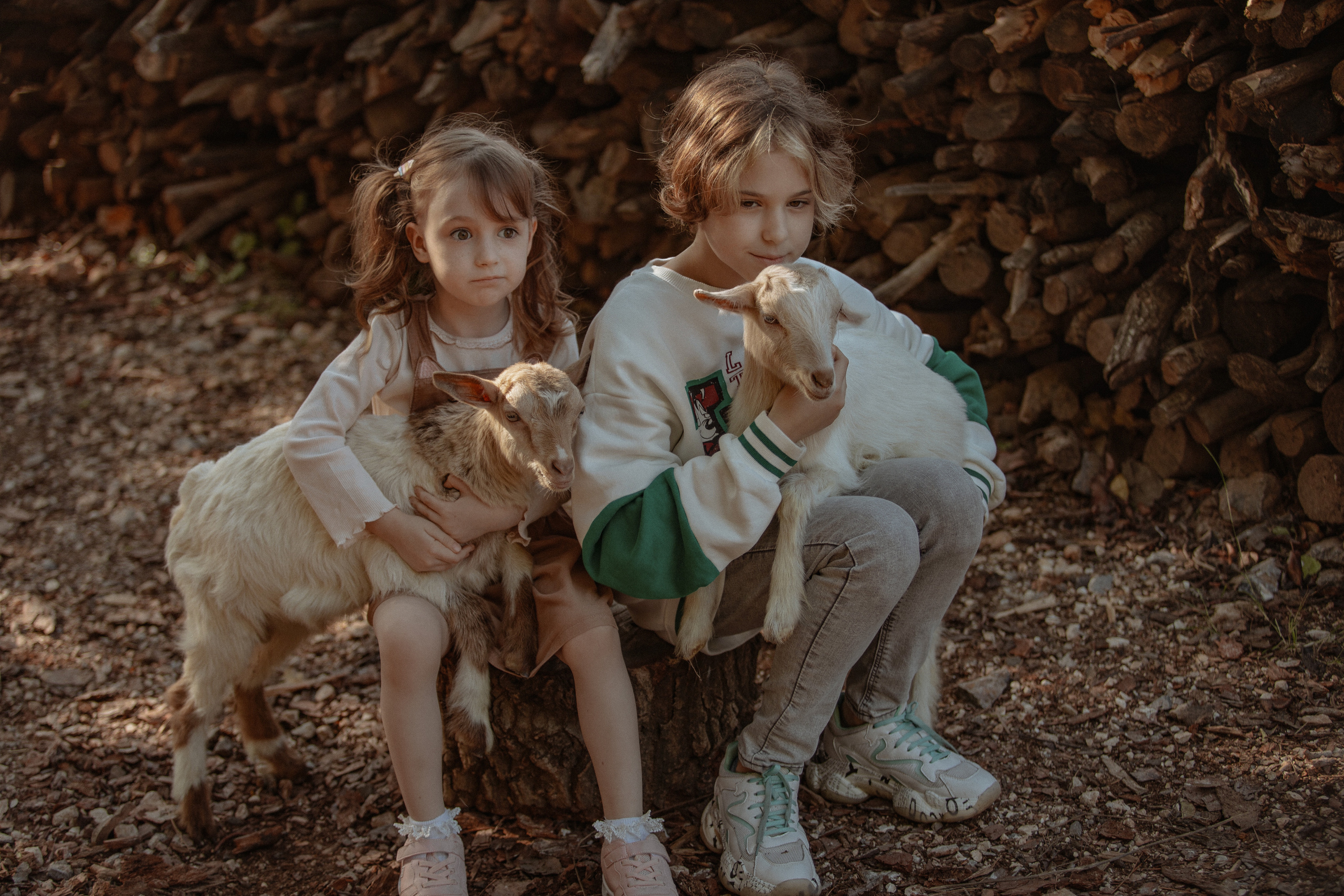 Семейная фотосессия с козлятами. Фотограф в Турции | Алания, Сиде, Белек, Анталия, Кемер)