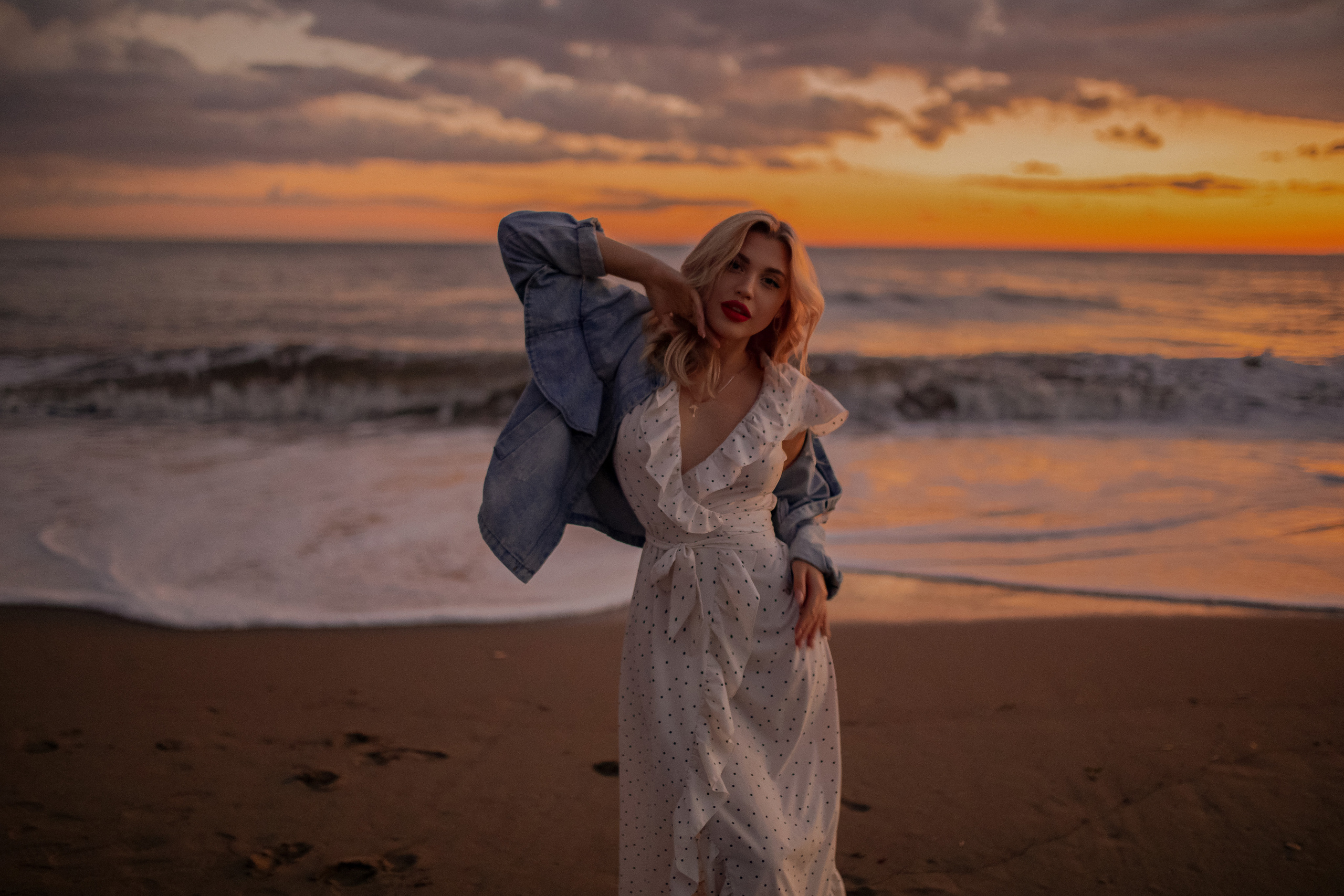портрет девушки блондинки на закате.Пляжная фотосессия на закате. Белек Турция. Закатная фотосессия. закатная фотосессия на море. Отдых в Белеке. Фотограф Белек. Belek fotograf.  Фотографы в Белеке. Фотограф Анталия инстаграм. Фотограф в Турции Кемер. Пляжный фотограф.