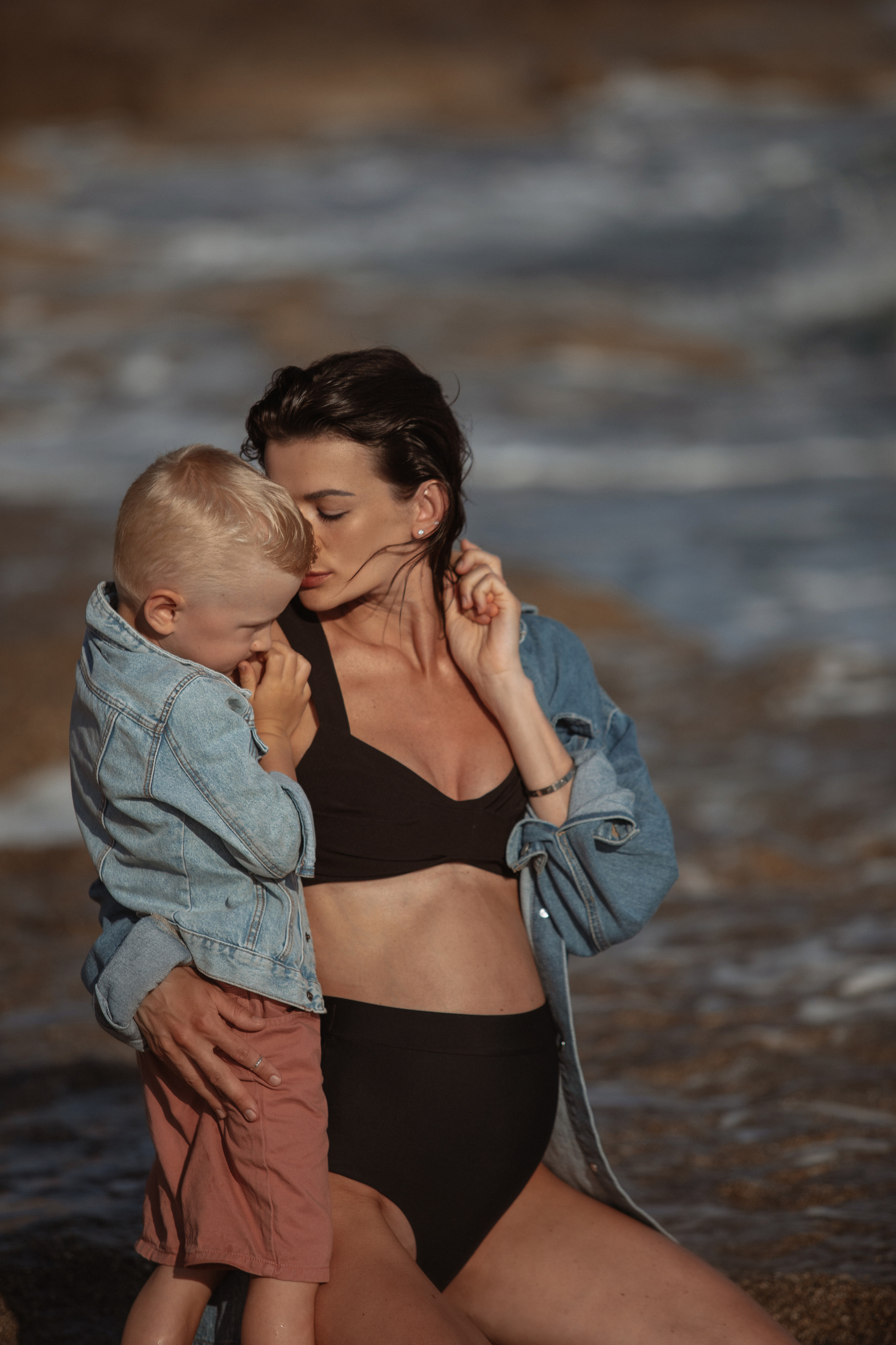 Улаш (Alanya) Пляжная фотосессия мамы с сыном. Фотограф в Турции | Алания, Сиде, Белек, Анталия, Кемер)