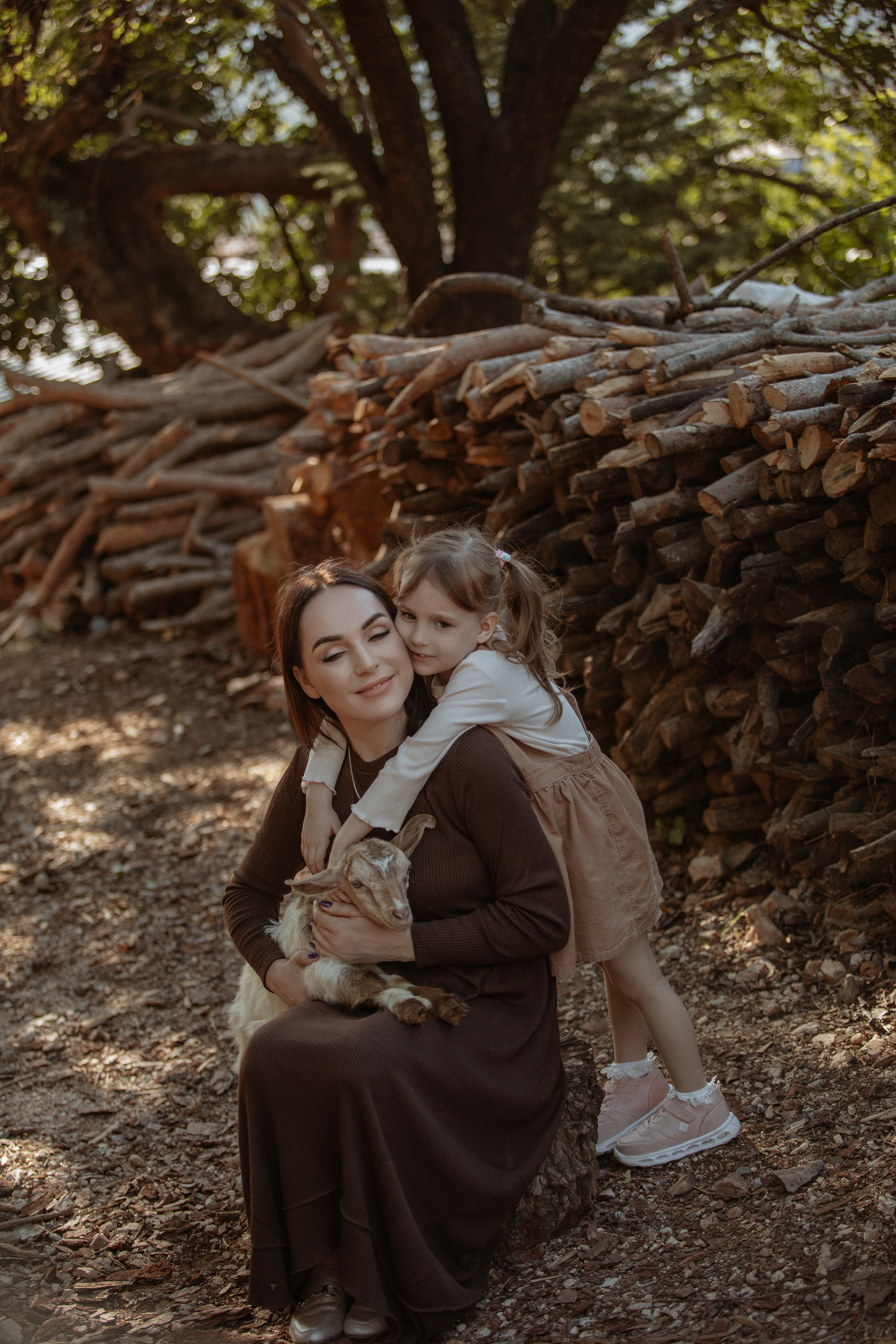 Семейная фотосессия с козлятами. Фотограф в Турции | Алания, Сиде, Белек, Анталия, Кемер)