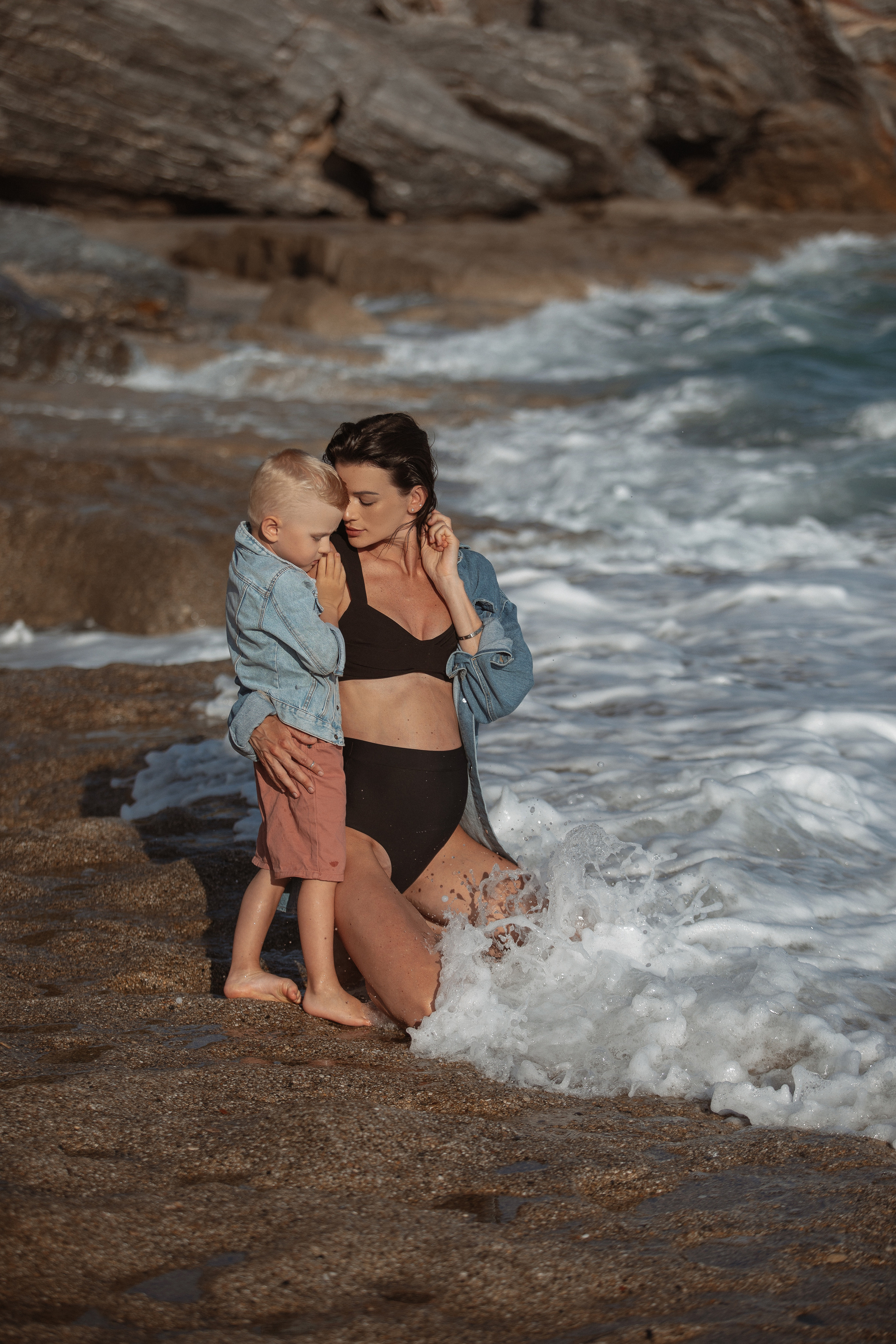 Улаш (Alanya) Пляжная фотосессия мамы с сыном. Фотограф в Турции | Алания, Сиде, Белек, Анталия, Кемер)