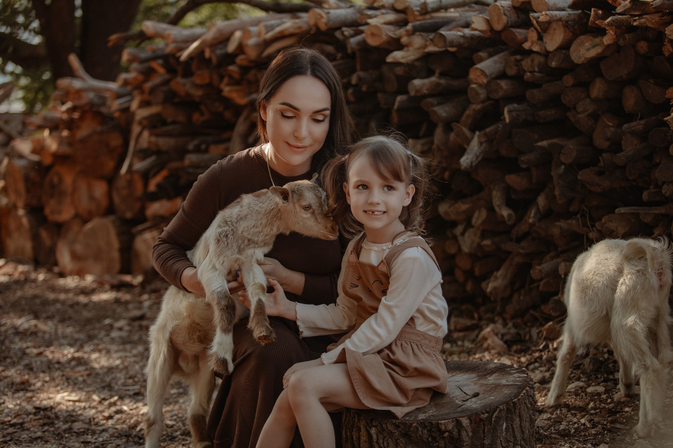 Семейная фотосессия с козлятами. Фотограф в Турции | Алания, Сиде, Белек, Анталия, Кемер)
