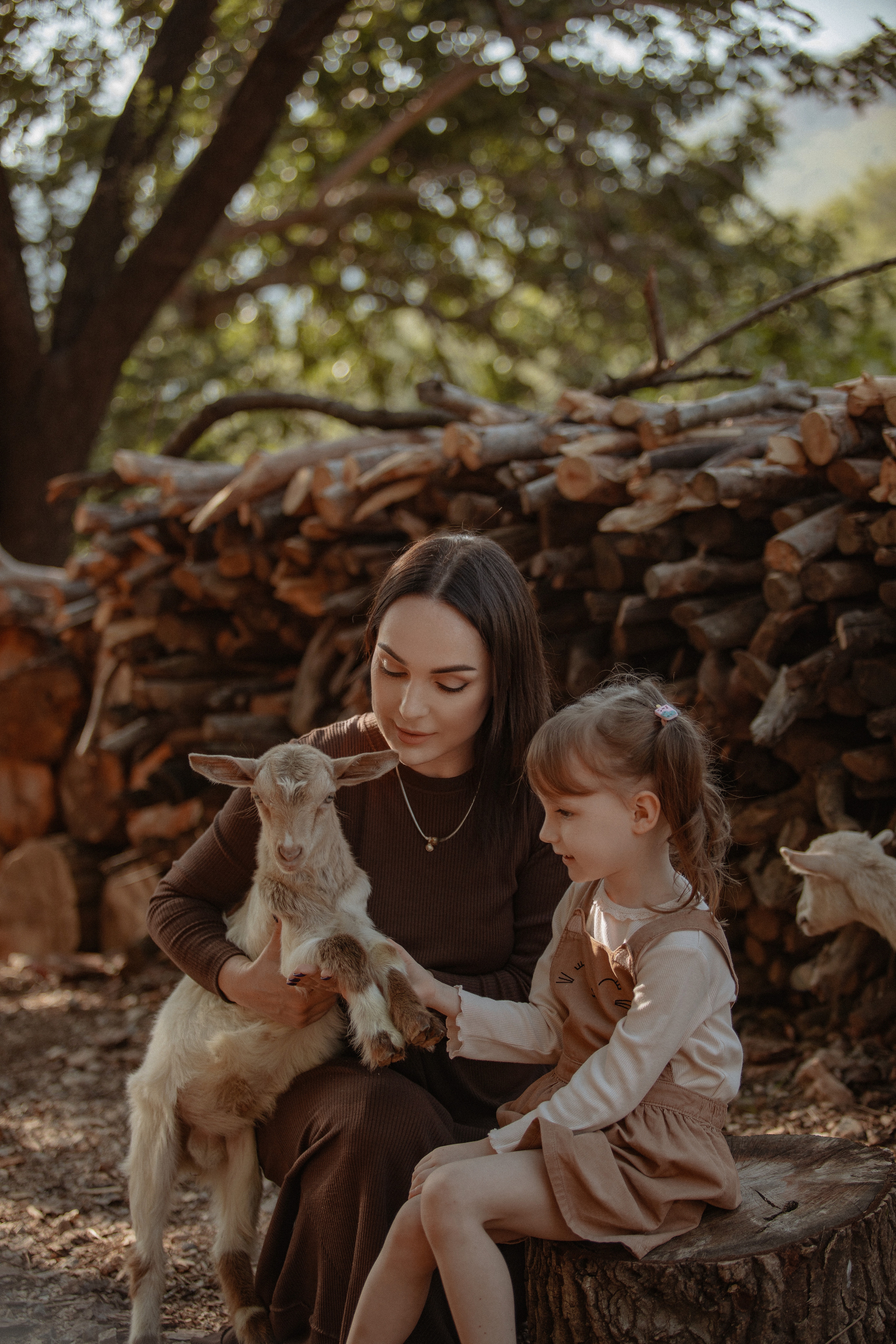 Семейная фотосессия с козлятами. Фотограф в Турции | Алания, Сиде, Белек, Анталия, Кемер)