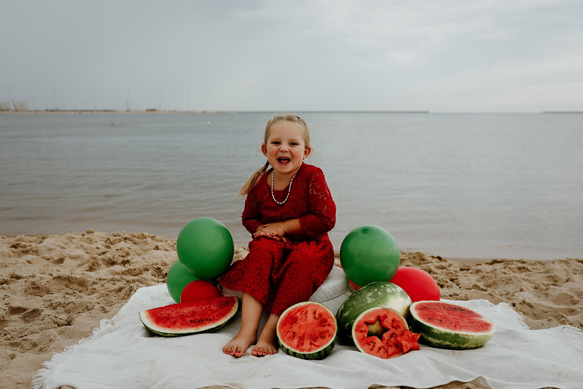 Kornelka - minisesja arbuzowa na plaży. Fotograf ślubny i rodzinny - Kaszuby, Trójmiasto