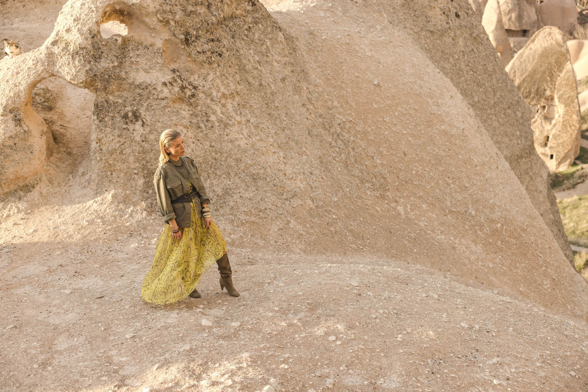 Photoshoot at Uçhisar Castle in Cappadocia. Julia Ganch I Fashion Wedding Photography I Cappadocia Turkey