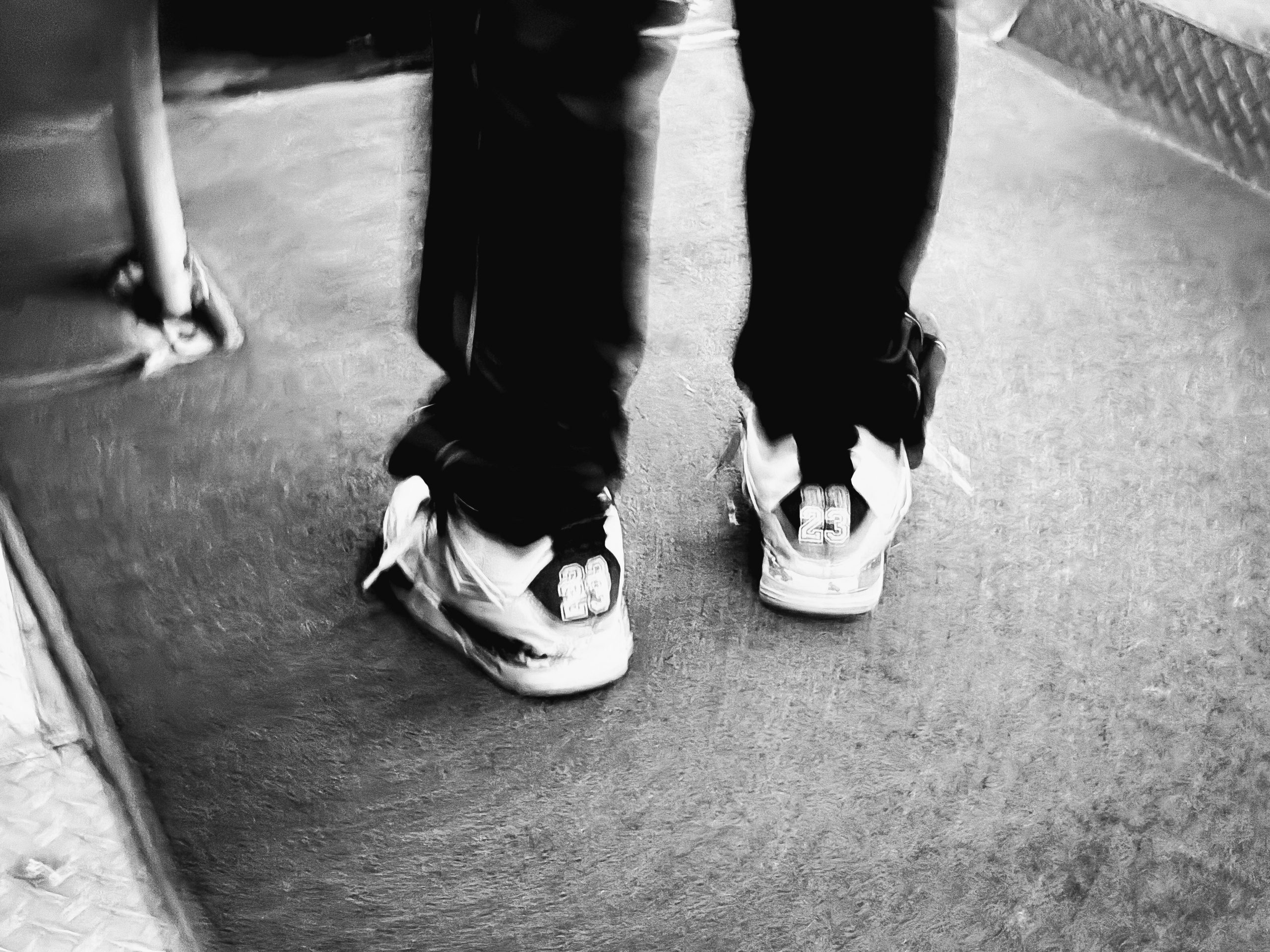 Black and White Street Photography | Jordy Chuquimarca. Jordy Chuquimarca Fotografía