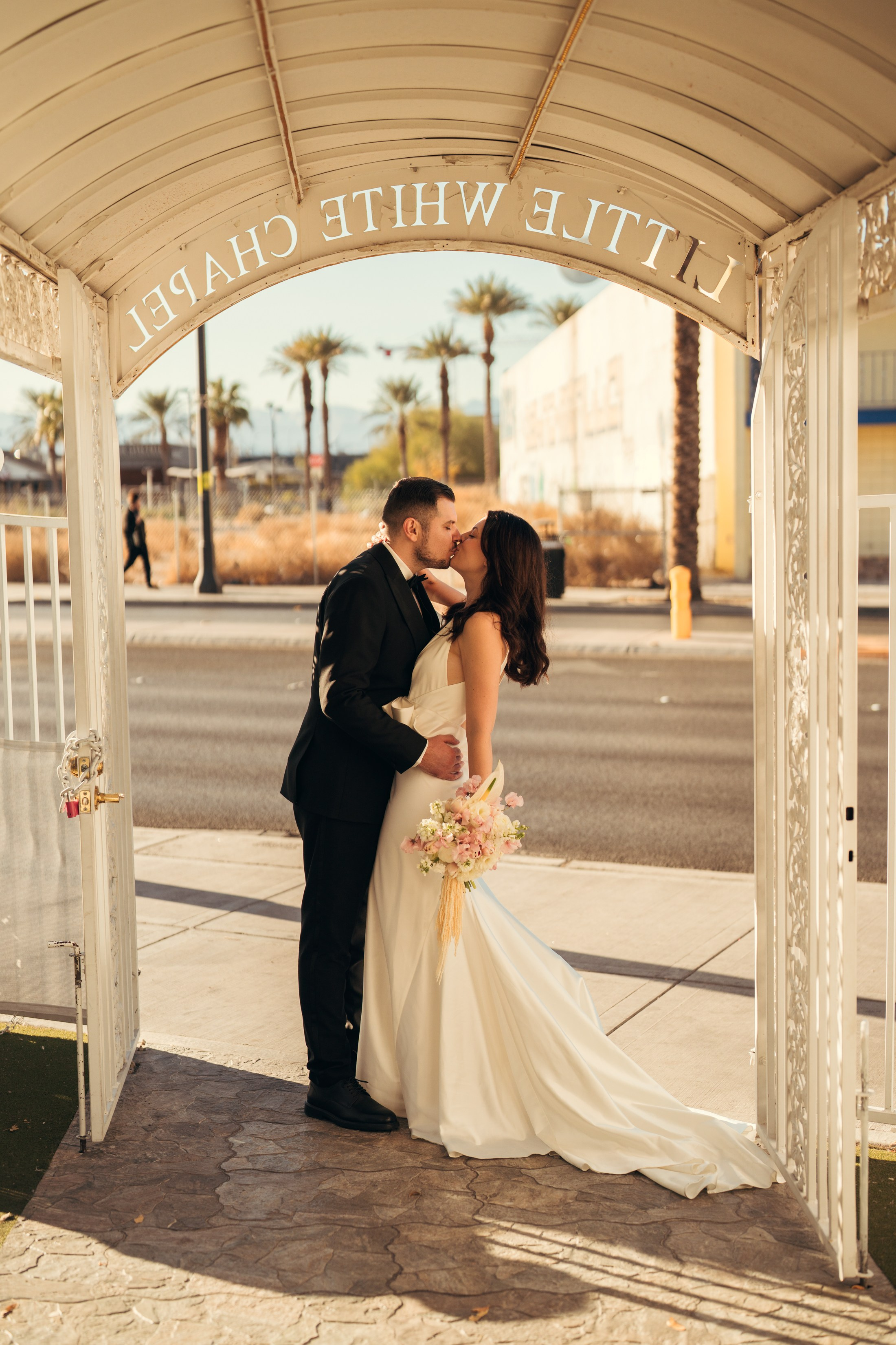 Zenaida&Eros. Wedding & elopement photographer Viktoriya Kravtsov. Las Vegas