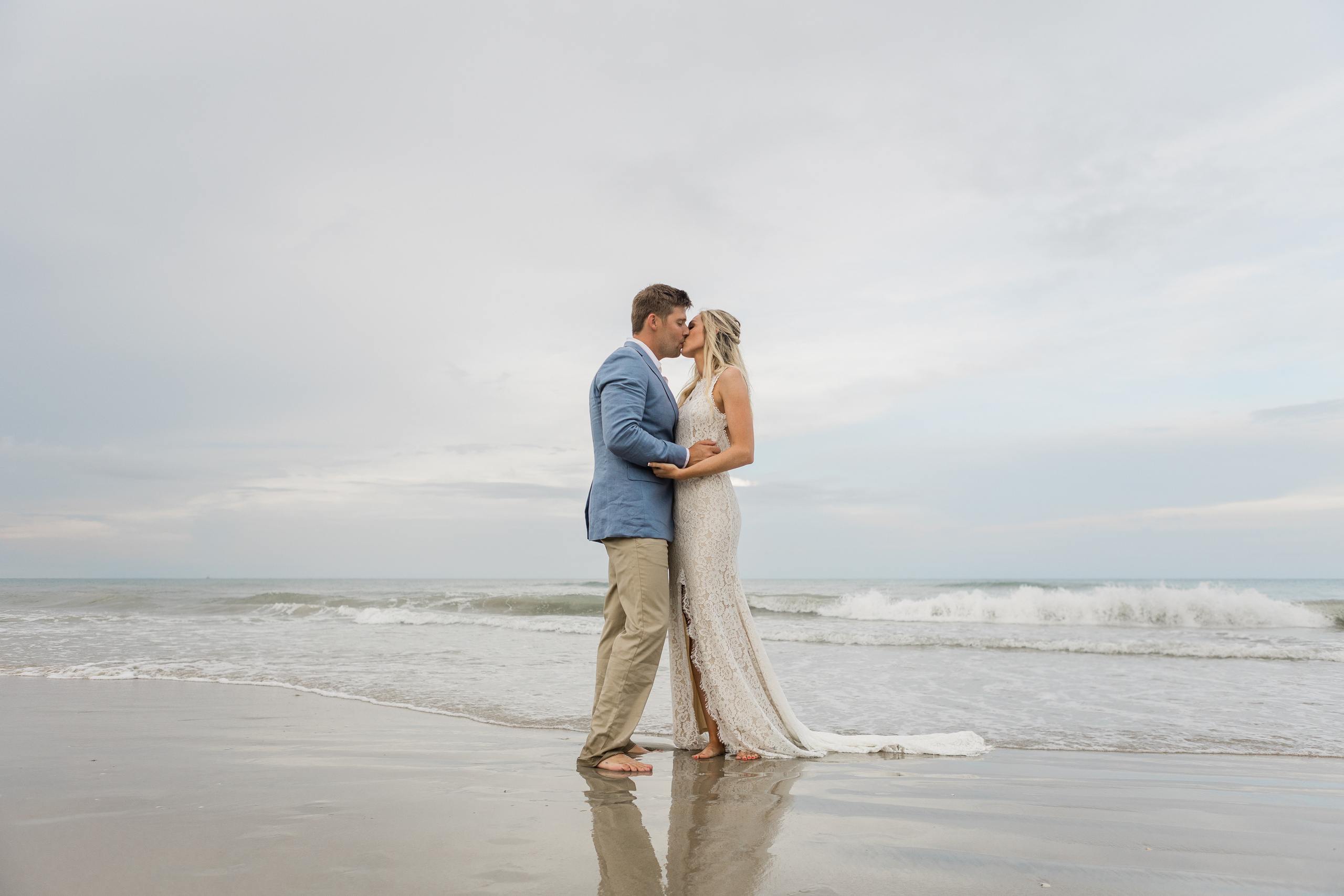 Main. My name is Kate and I am family and wedding photographer