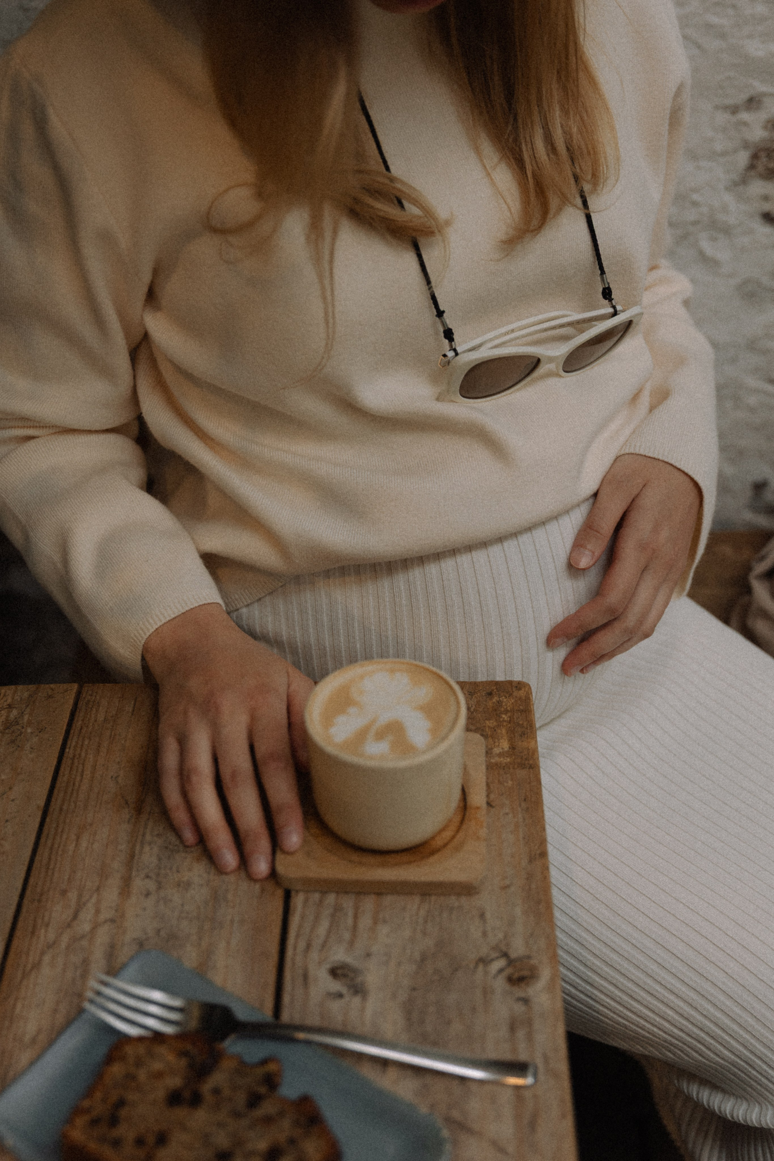 Lifestyle Maternity Photoshoot in Santiago — Natural Light & Real Emotion. Photographer in Santiago, Chile Anna Almazova