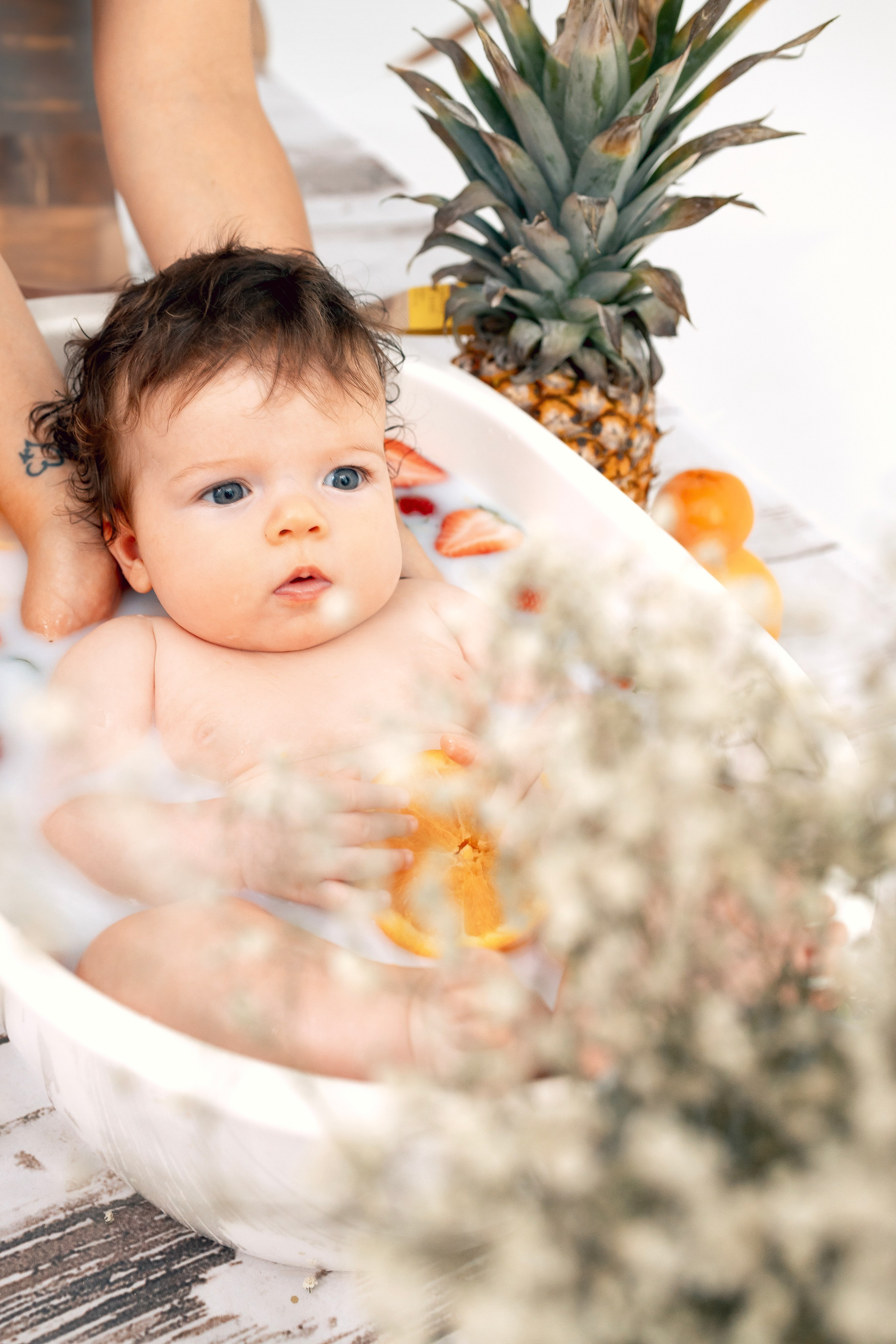 Milk bath. Anaeliseevaphoto.com