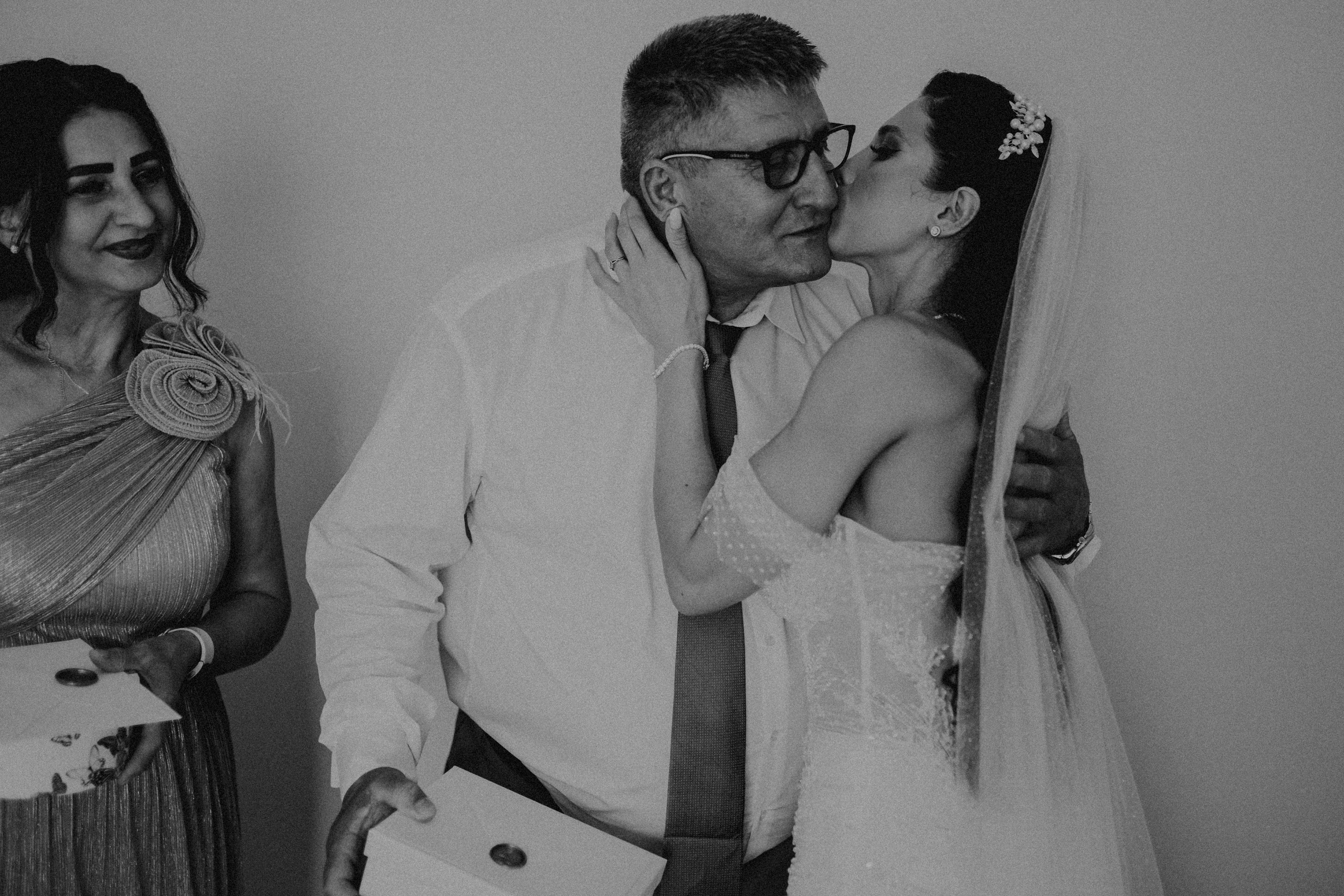 Larisa & Cosmin. Fotograf si Videograf | Nuntă-Botez