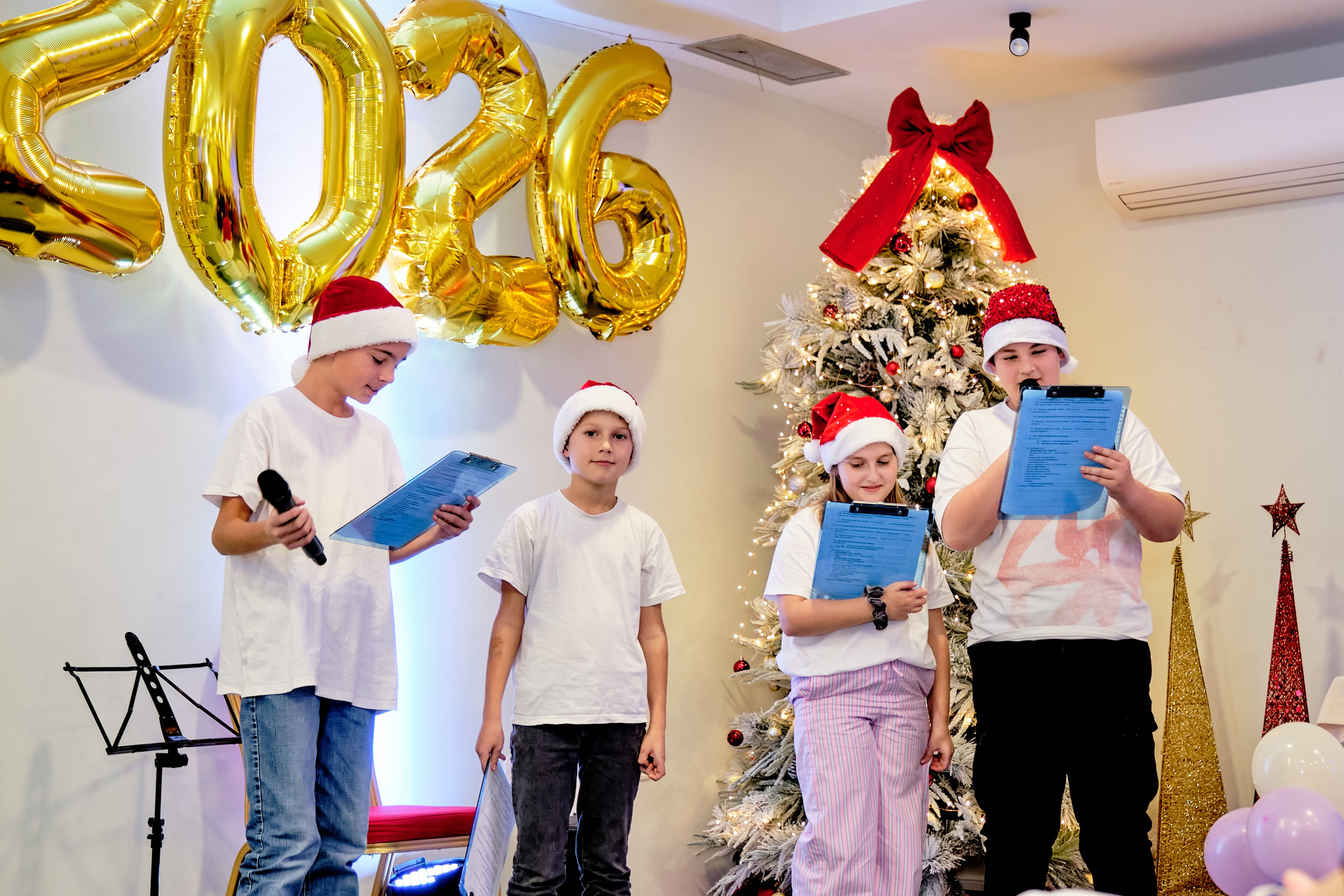Фоторепортаж з благодійного Новорічного балу у Чорногорії. Портретний фотограф Альона Новгородцева